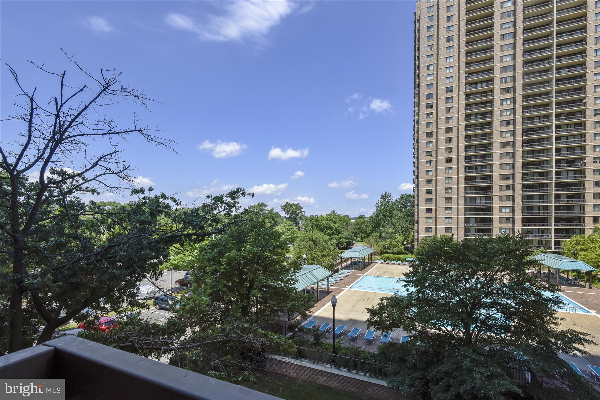 SKYLINE SQUARE CONDO - Residential