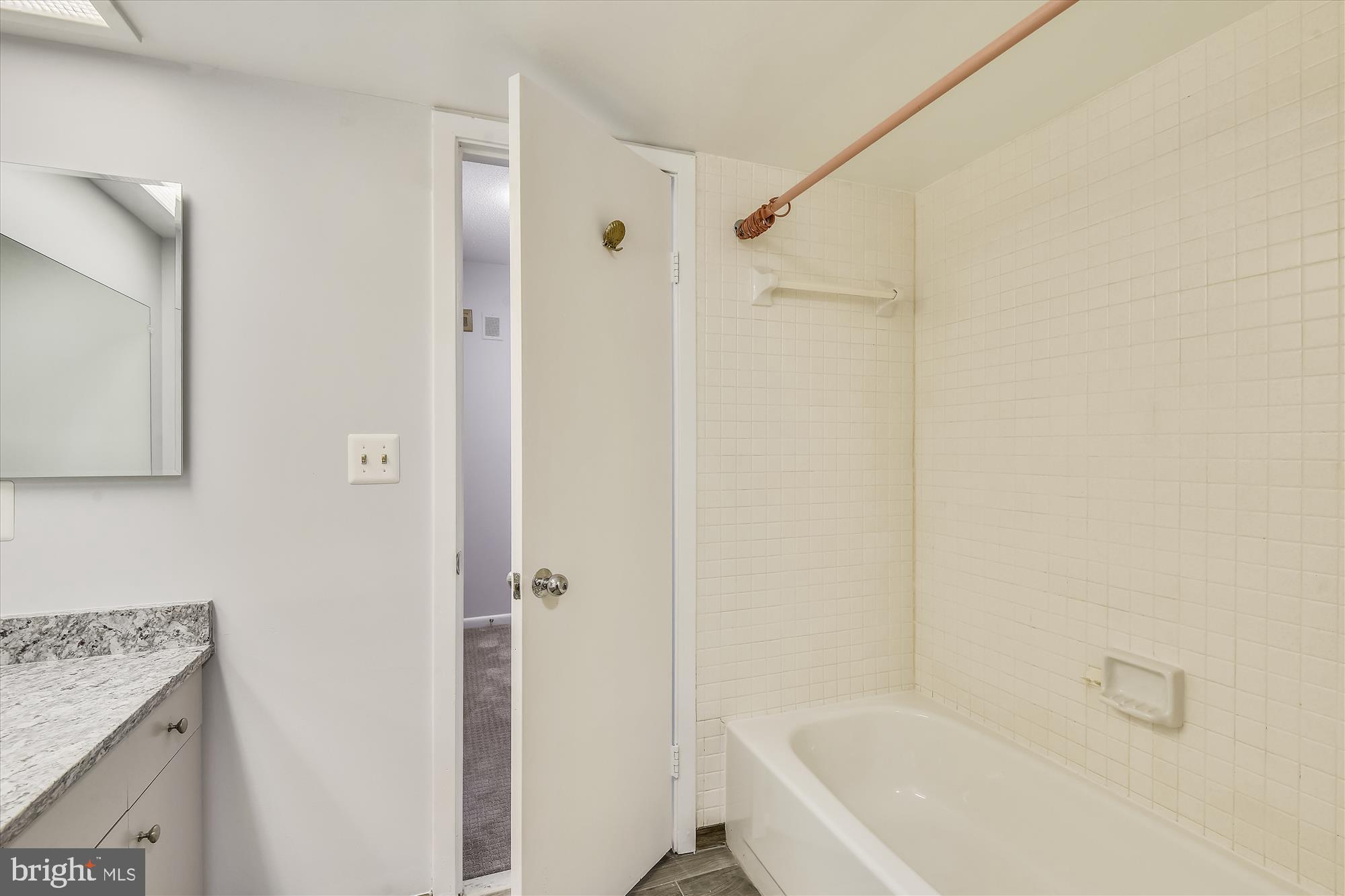 SKYLINE SQUARE CONDO - Residential