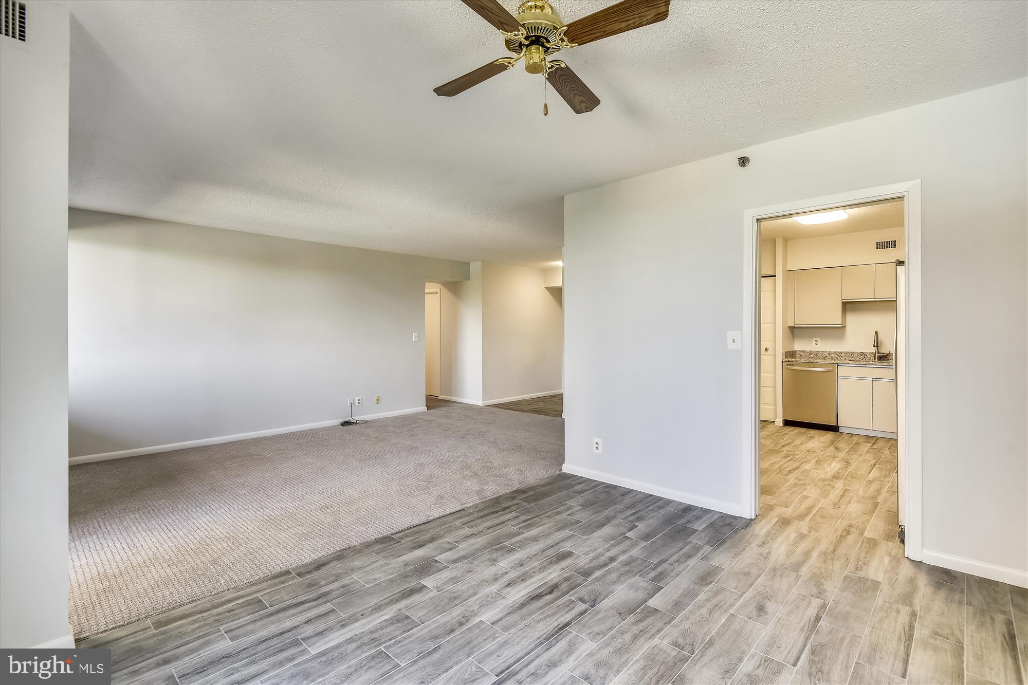 SKYLINE SQUARE CONDO - Residential