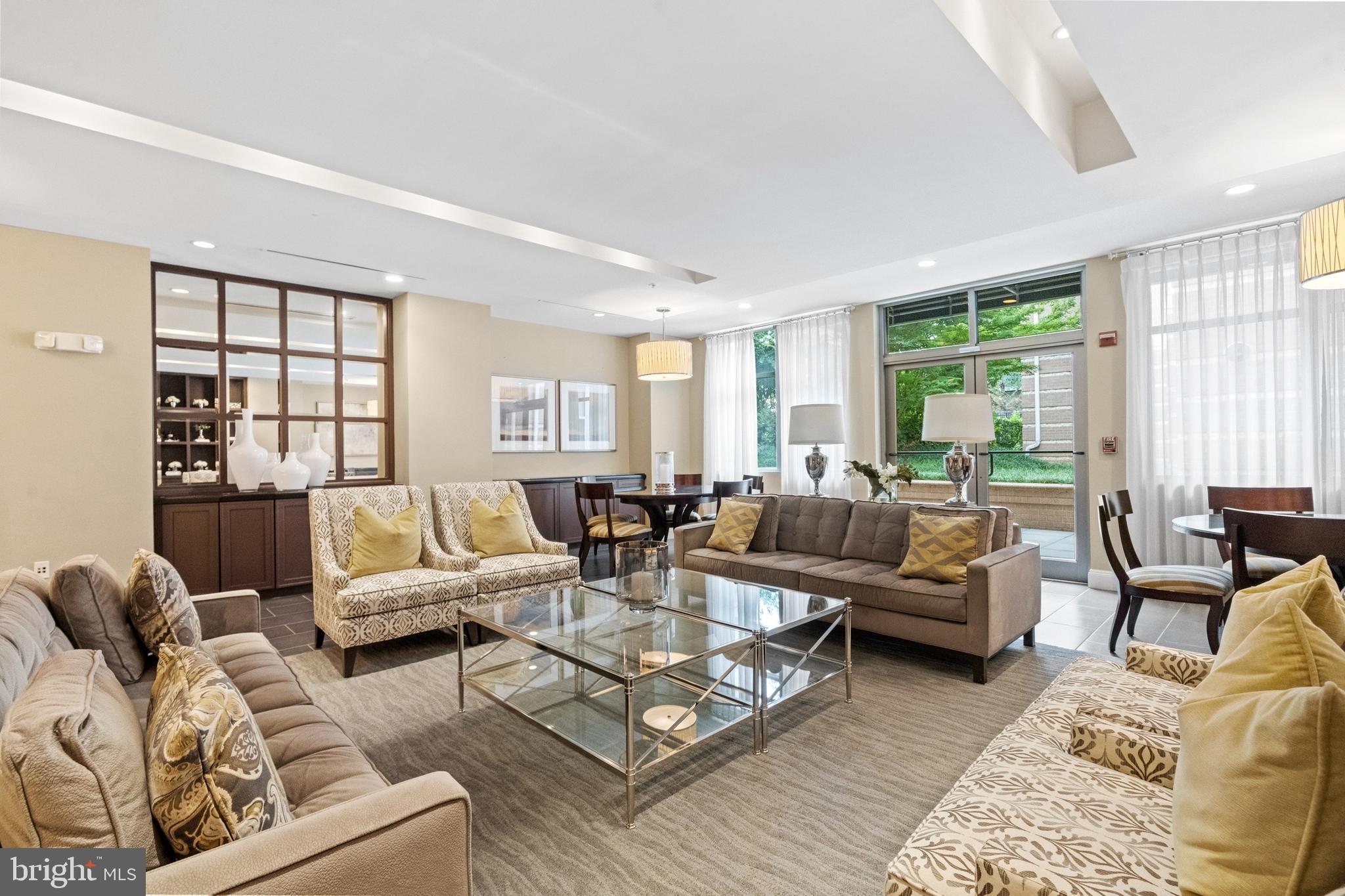 SAVOY AT RESTON TOWN CENTER - Residential