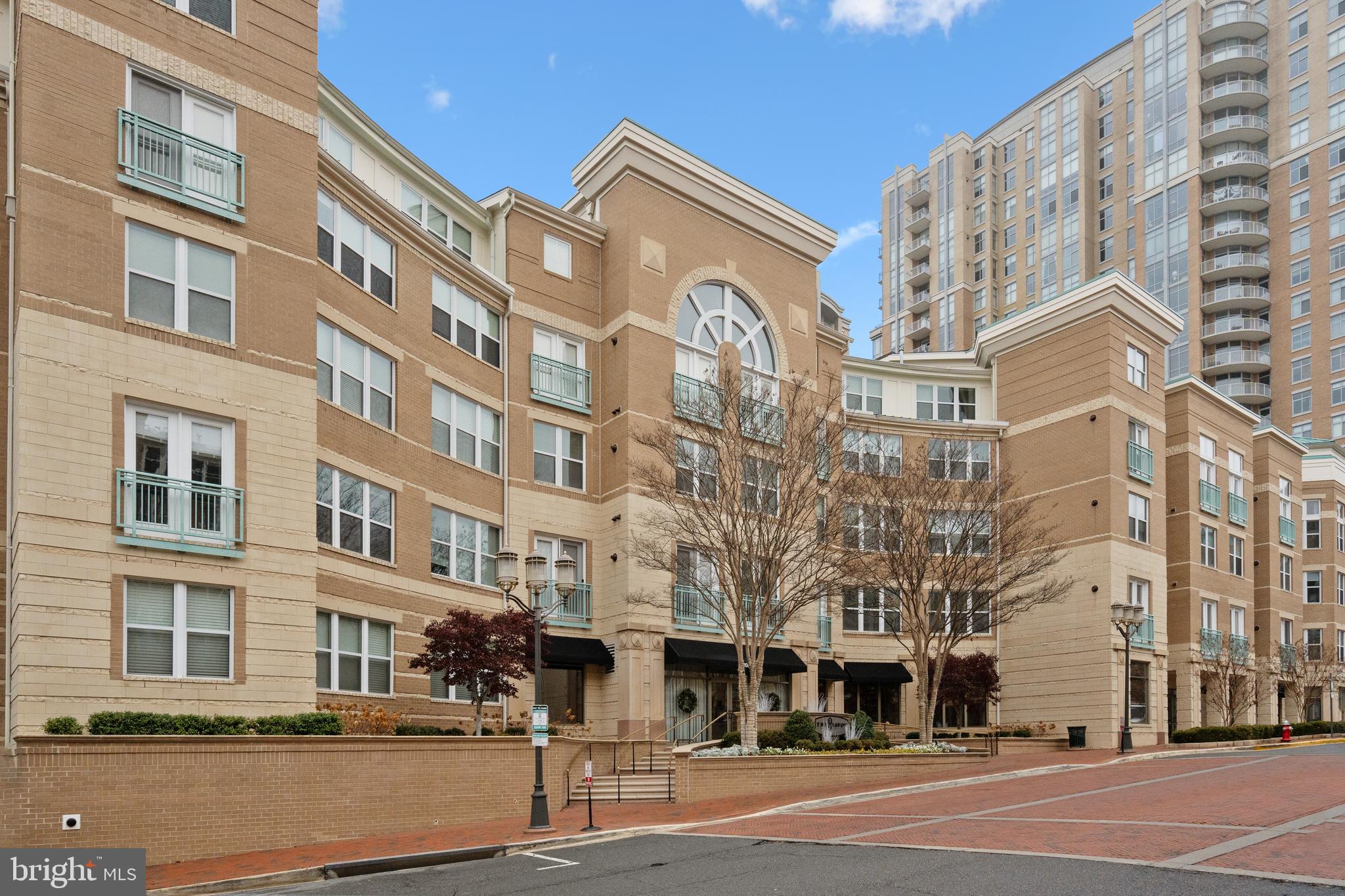 SAVOY AT RESTON TOWN CENTER - Residential