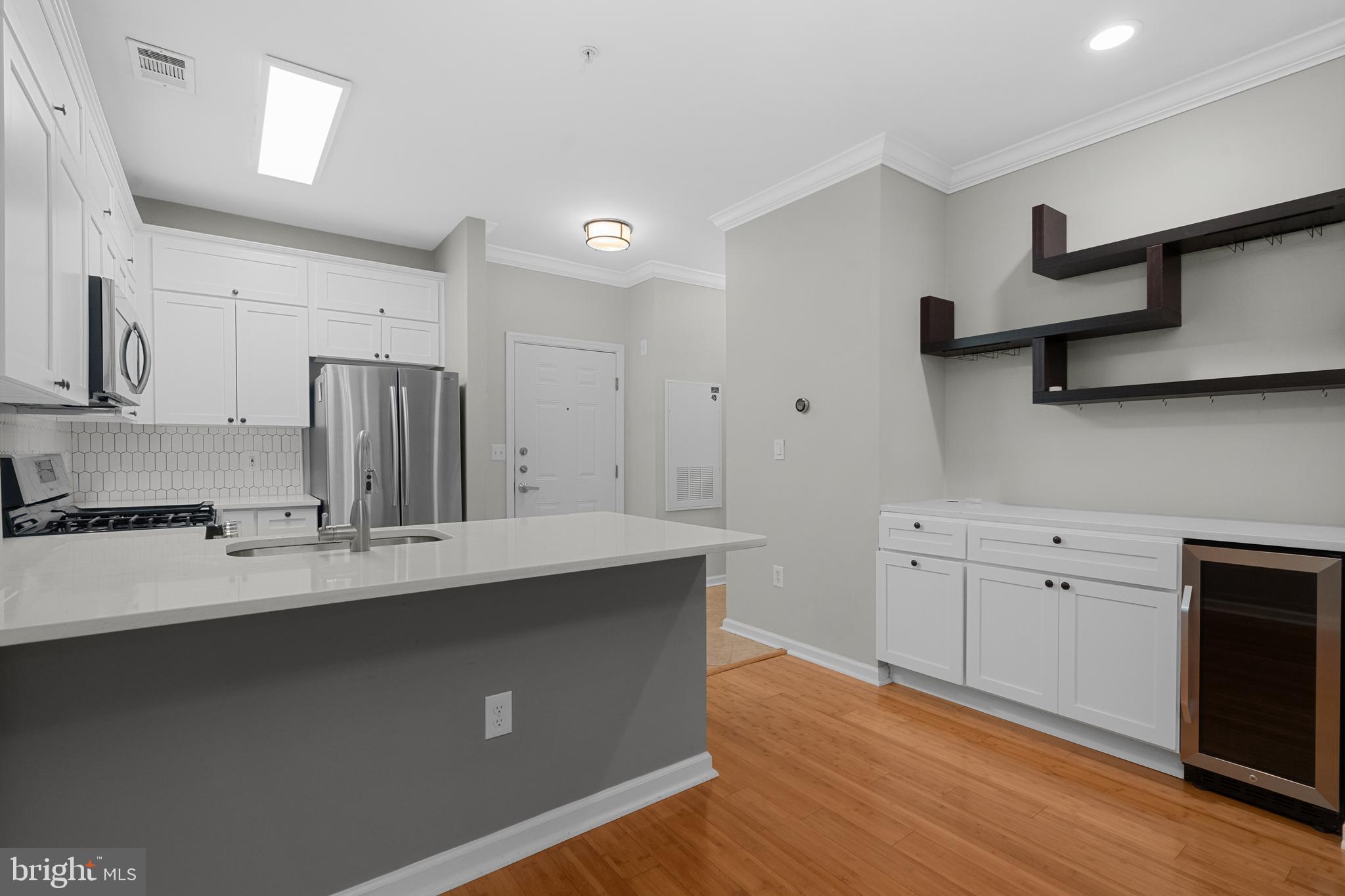 SAVOY AT RESTON TOWN CENTER - Residential