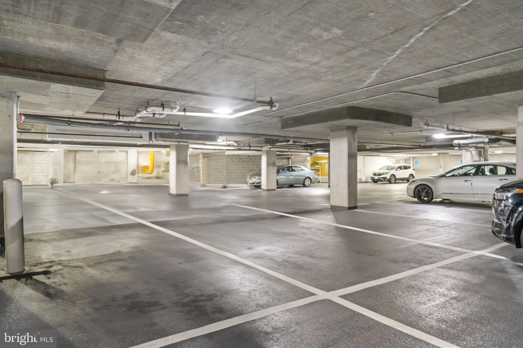 SAVOY AT RESTON TOWN CENTER - Residential