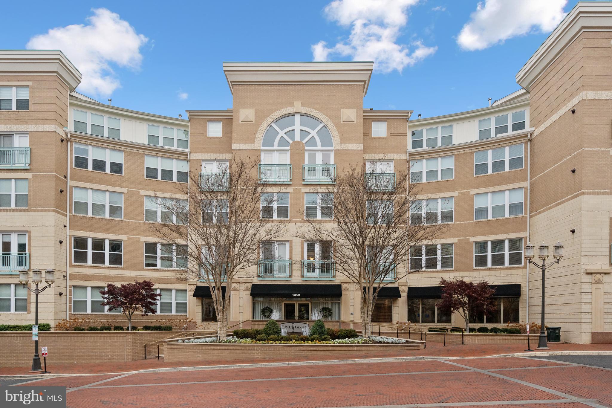 SAVOY AT RESTON TOWN CENTER - Residential