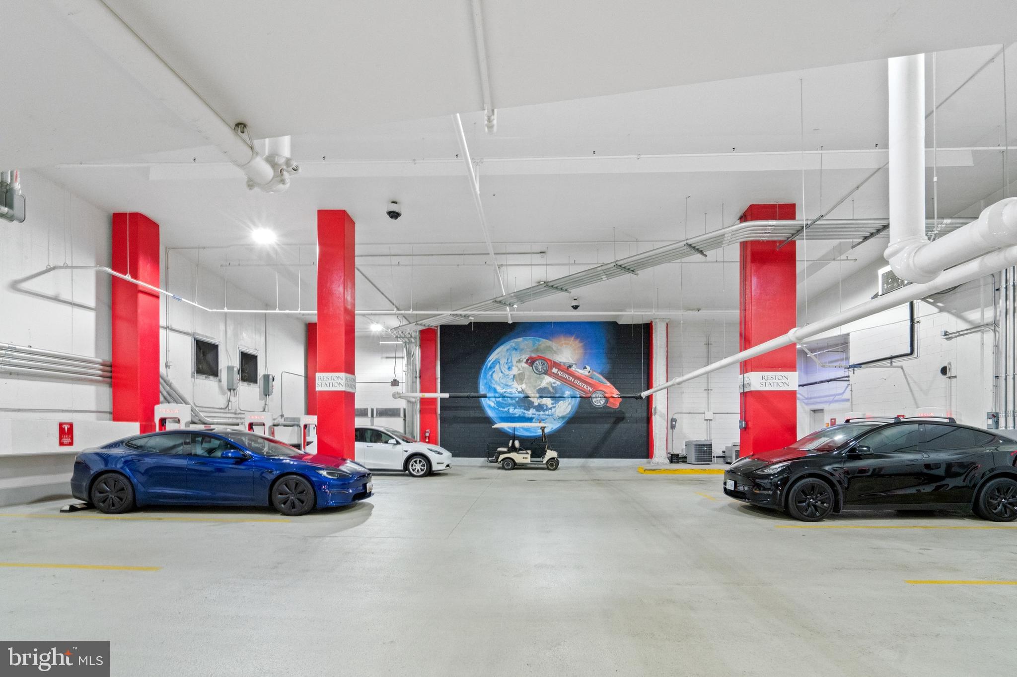 SAVOY AT RESTON TOWN CENTER - Residential