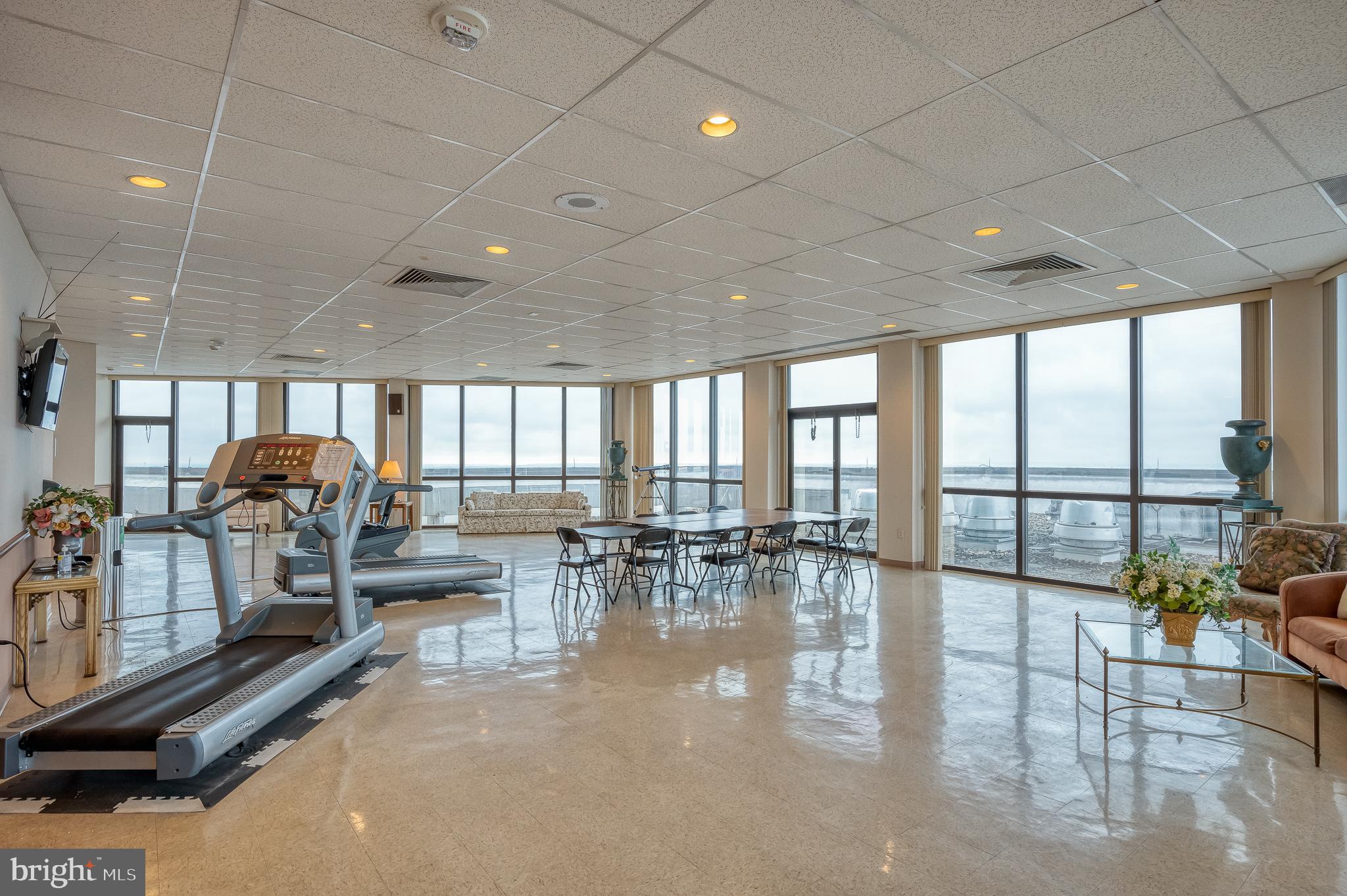 RIDGELY TOWSON CENTER - Residential