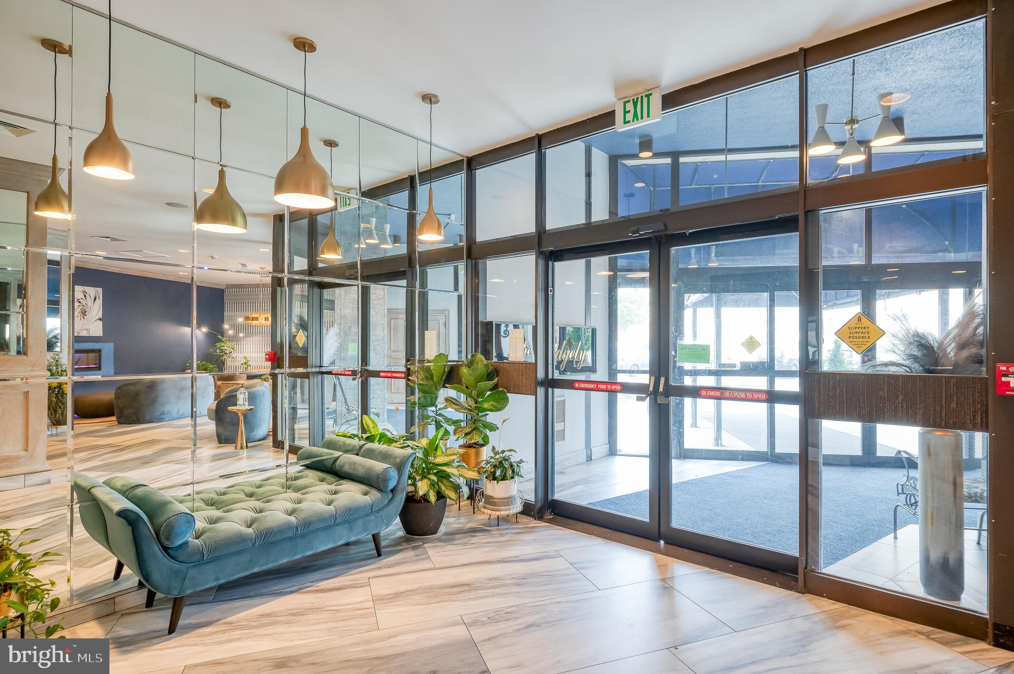 RIDGELY TOWSON CENTER - Residential