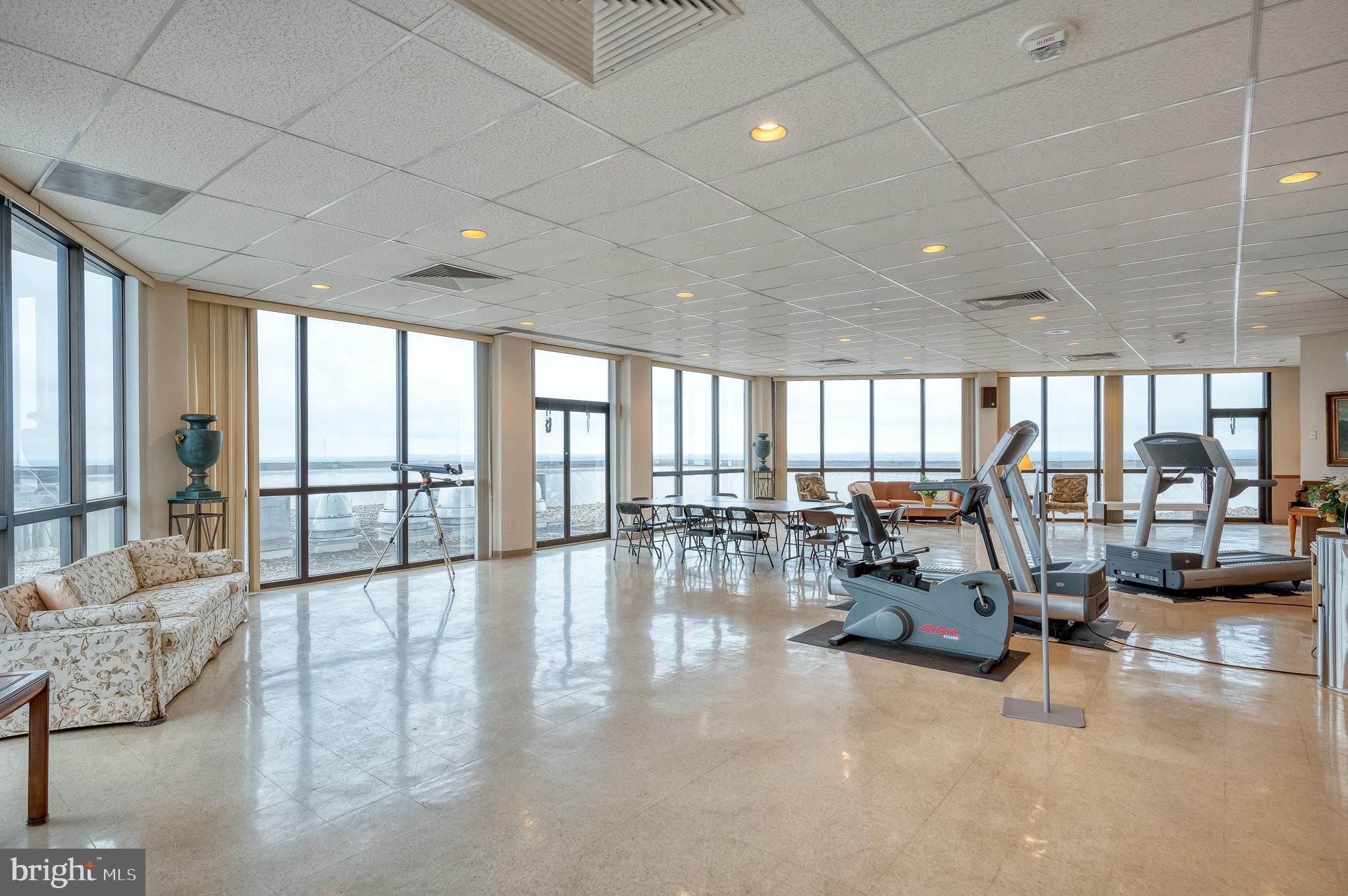 RIDGELY TOWSON CENTER - Residential