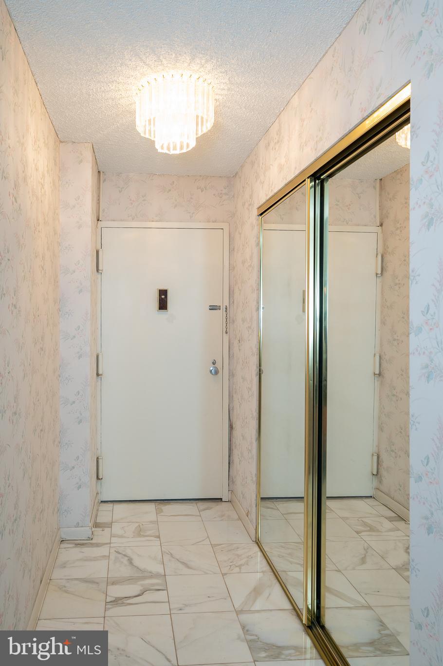 RIDGELY TOWSON CENTER - Residential