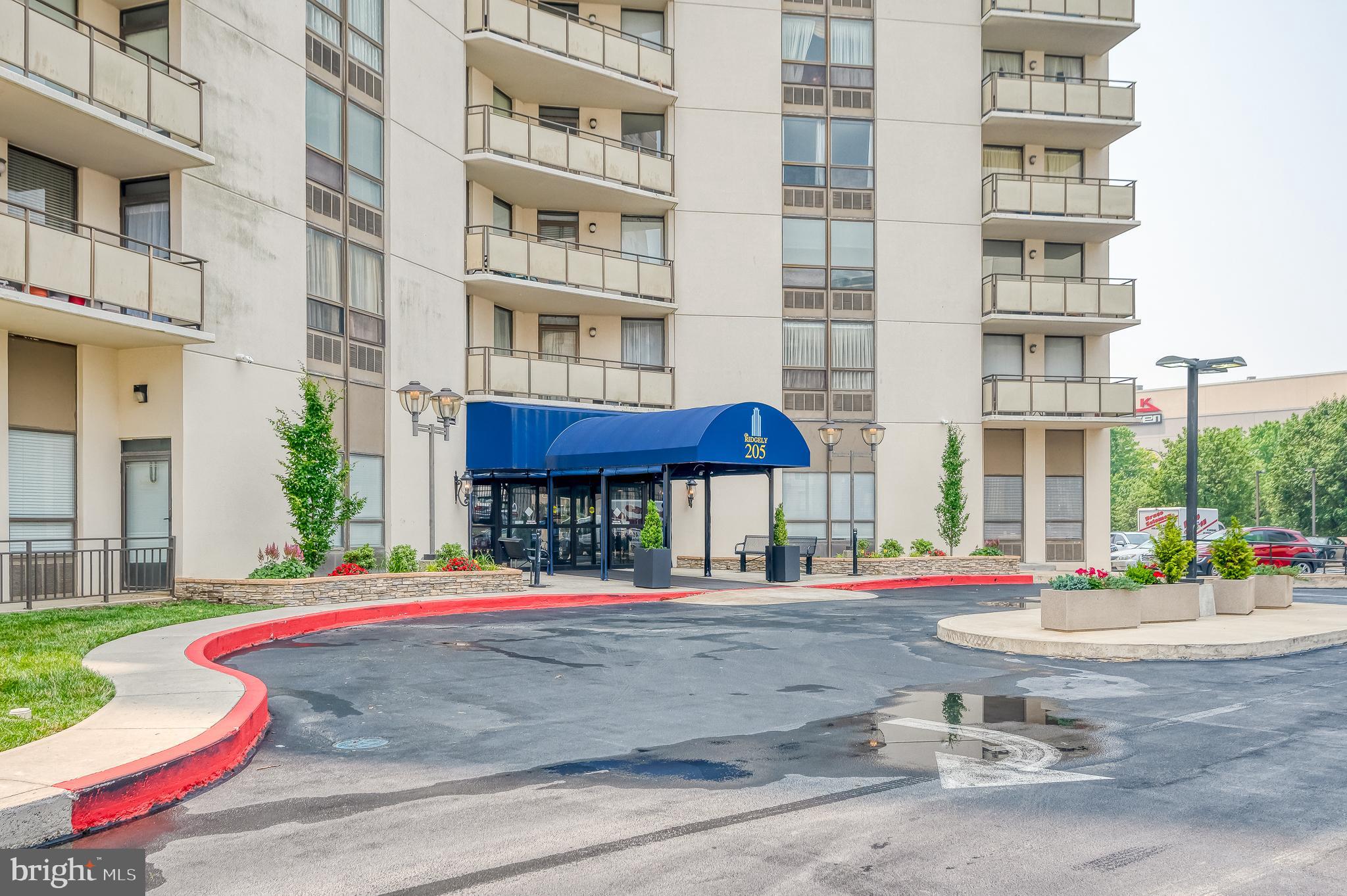 RIDGELY TOWSON CENTER - Residential