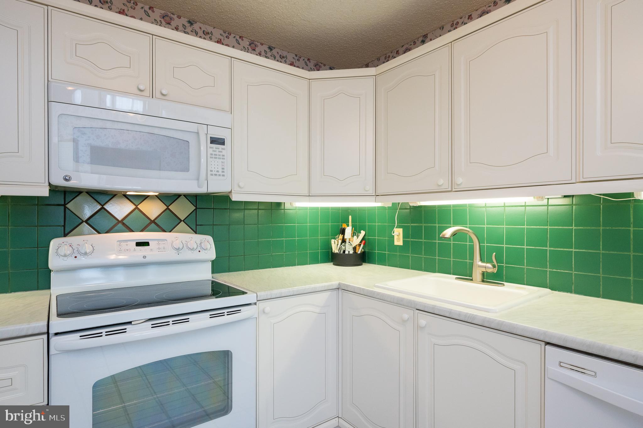 RIDGELY TOWSON CENTER - Residential