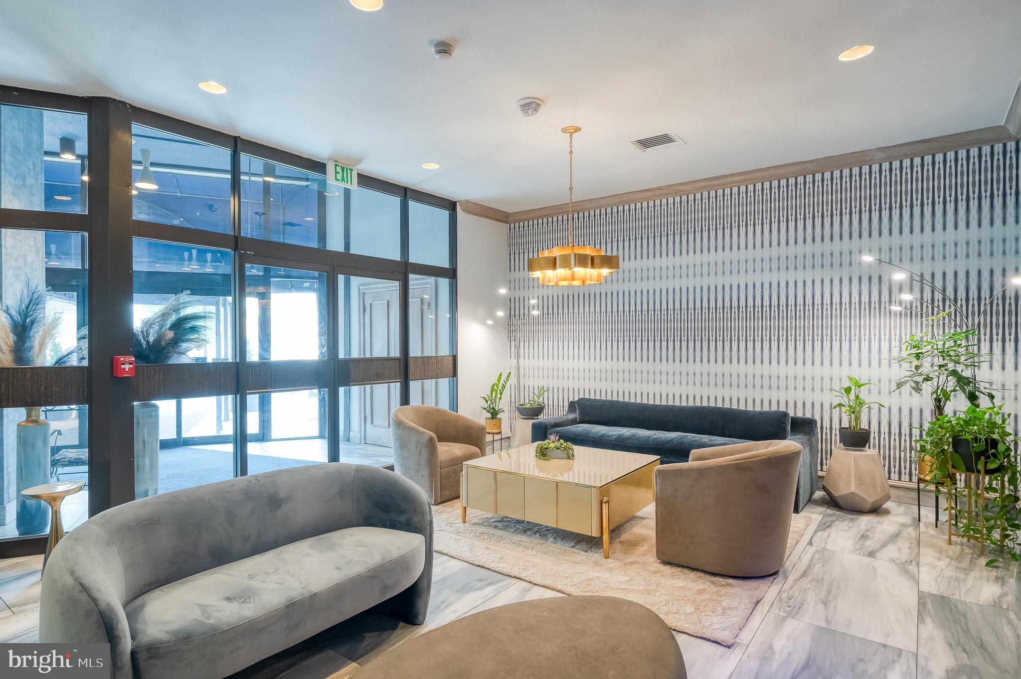 RIDGELY TOWSON CENTER - Residential