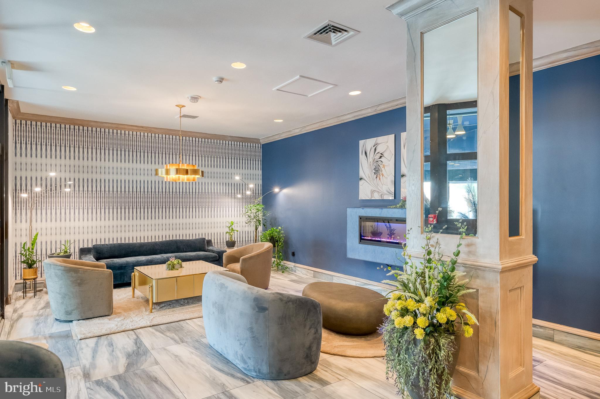 RIDGELY TOWSON CENTER - Residential