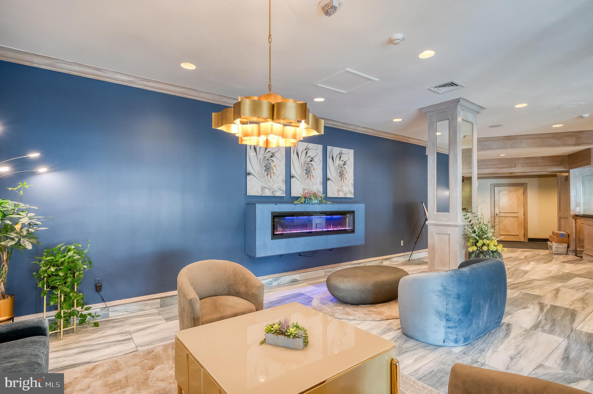 RIDGELY TOWSON CENTER - Residential