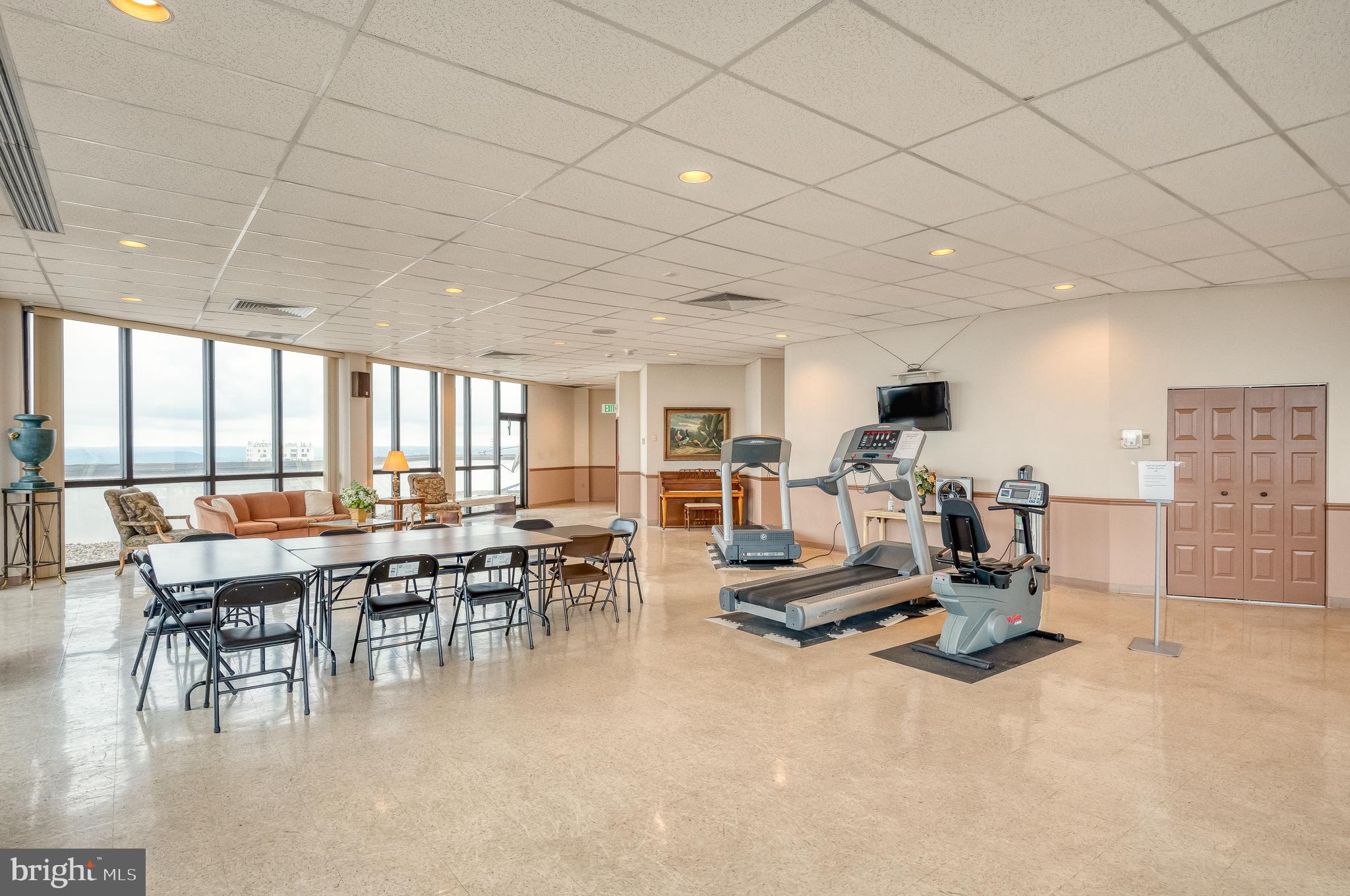 RIDGELY TOWSON CENTER - Residential