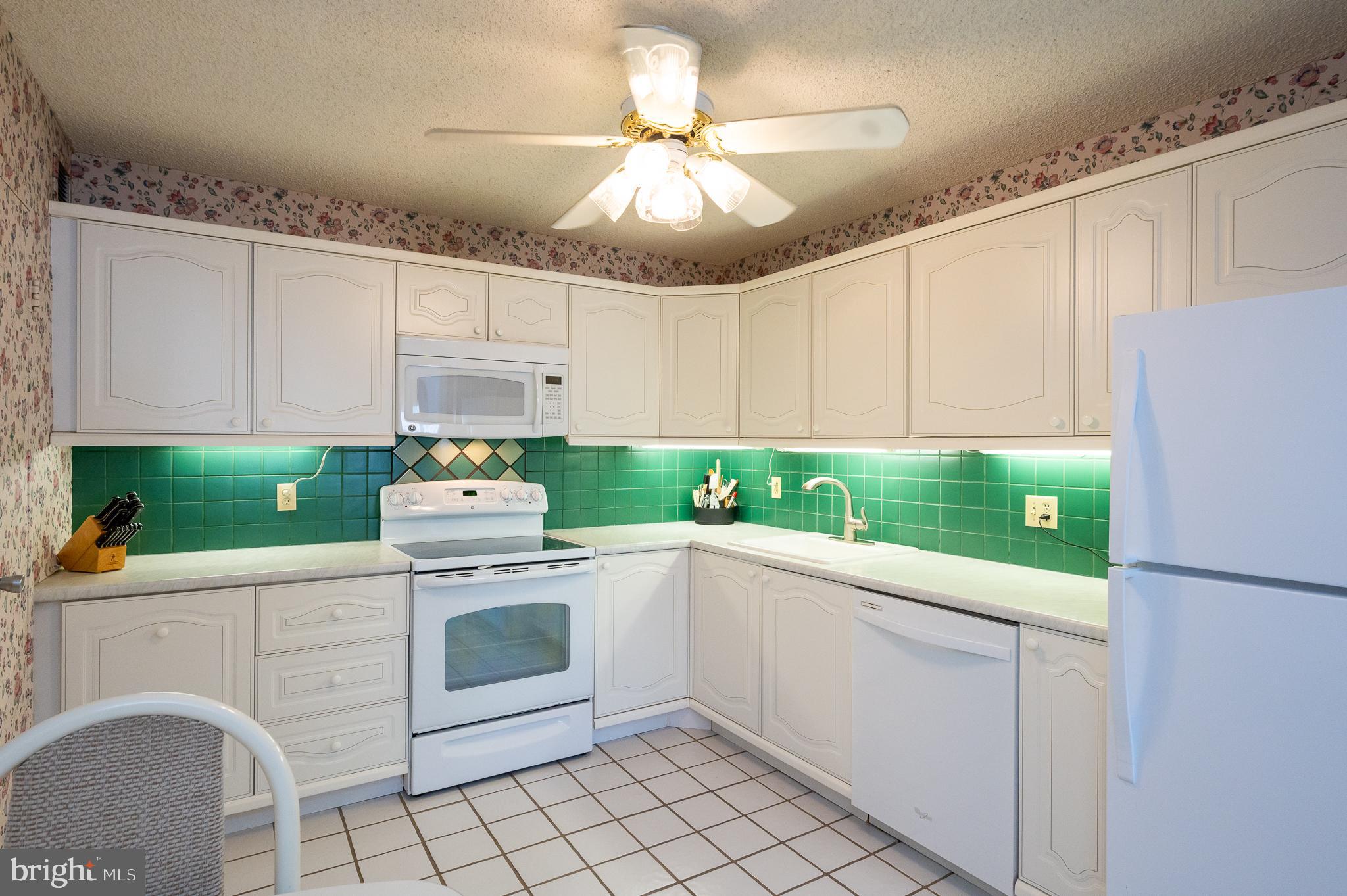 RIDGELY TOWSON CENTER - Residential