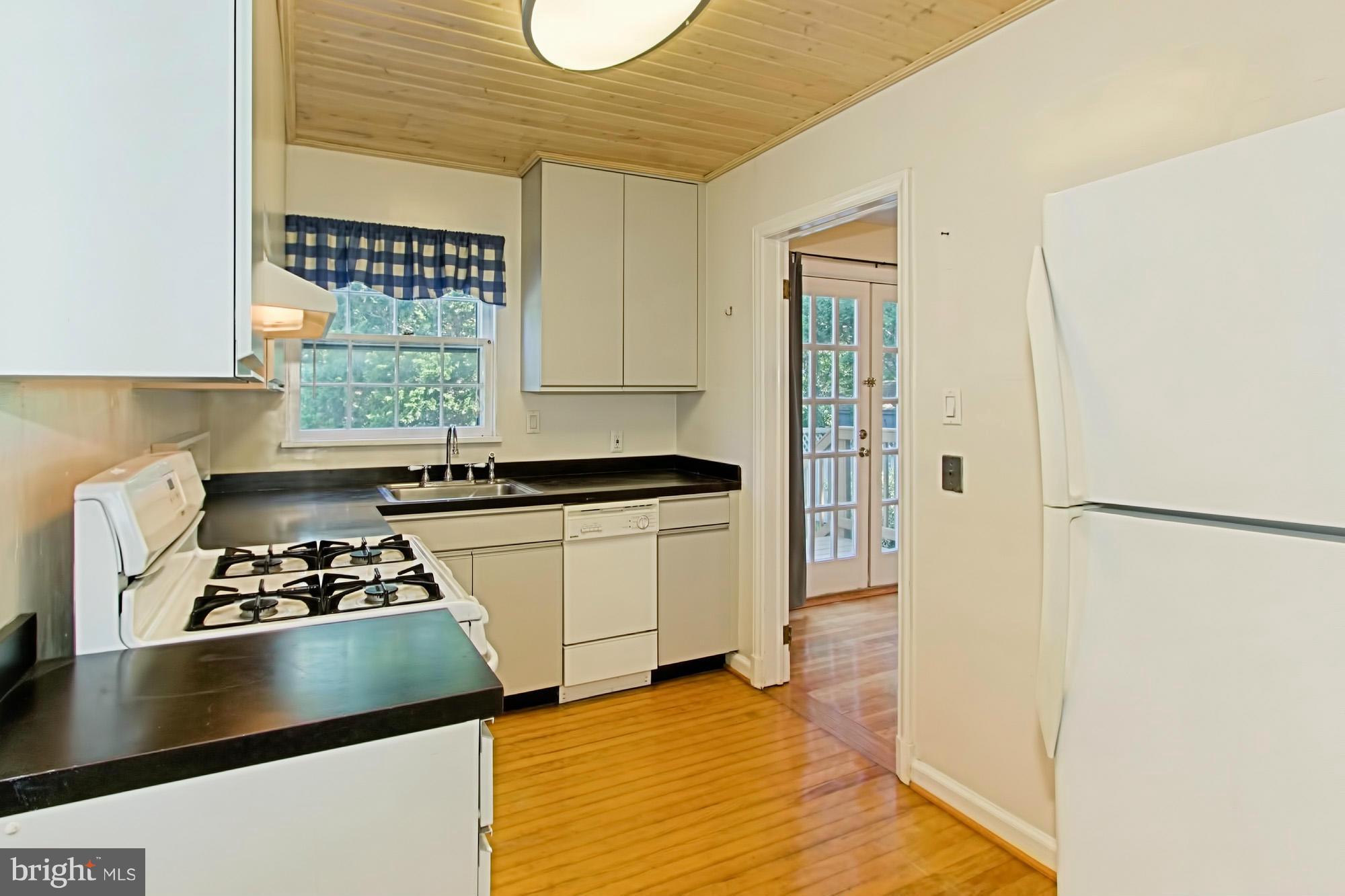 ADDISON HEIGHTS - Residential Lease