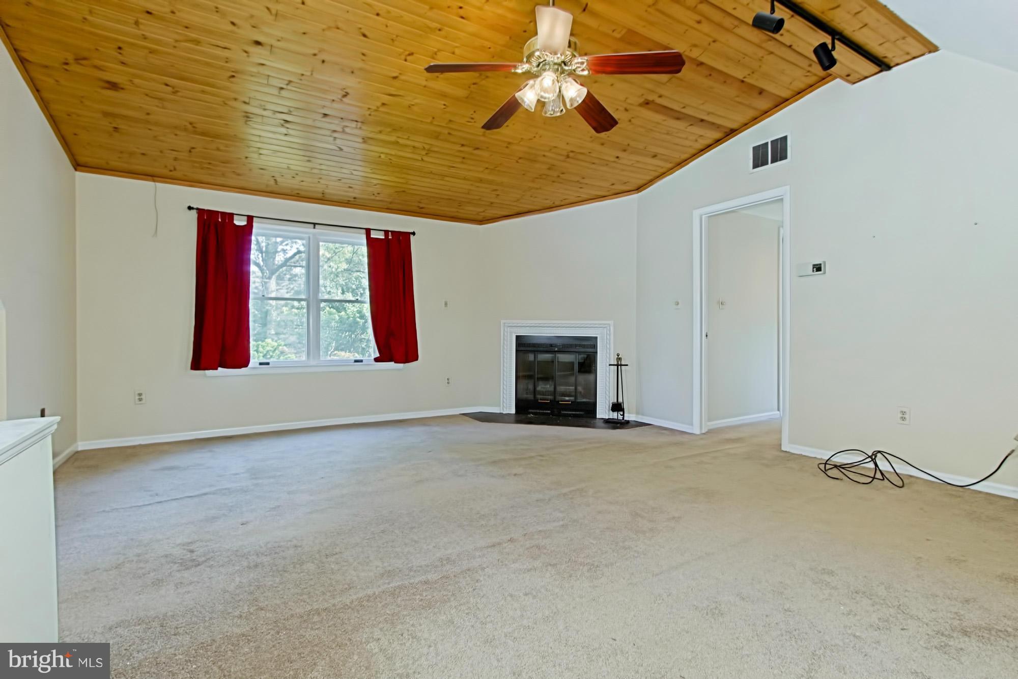 ADDISON HEIGHTS - Residential Lease