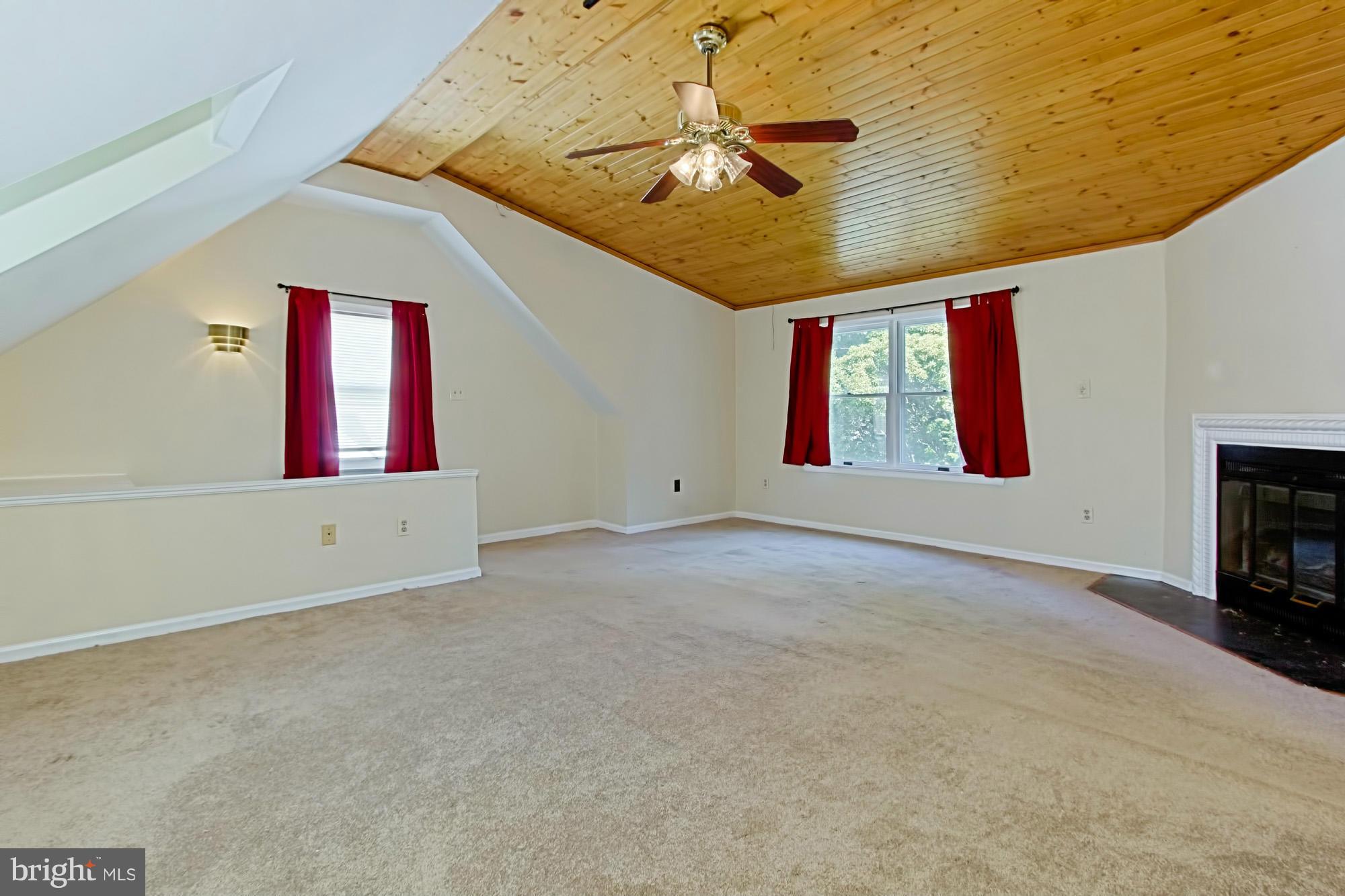 ADDISON HEIGHTS - Residential Lease