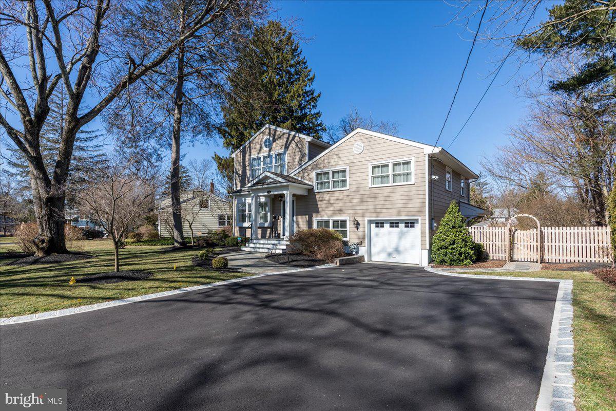 160 HICKORY COURT