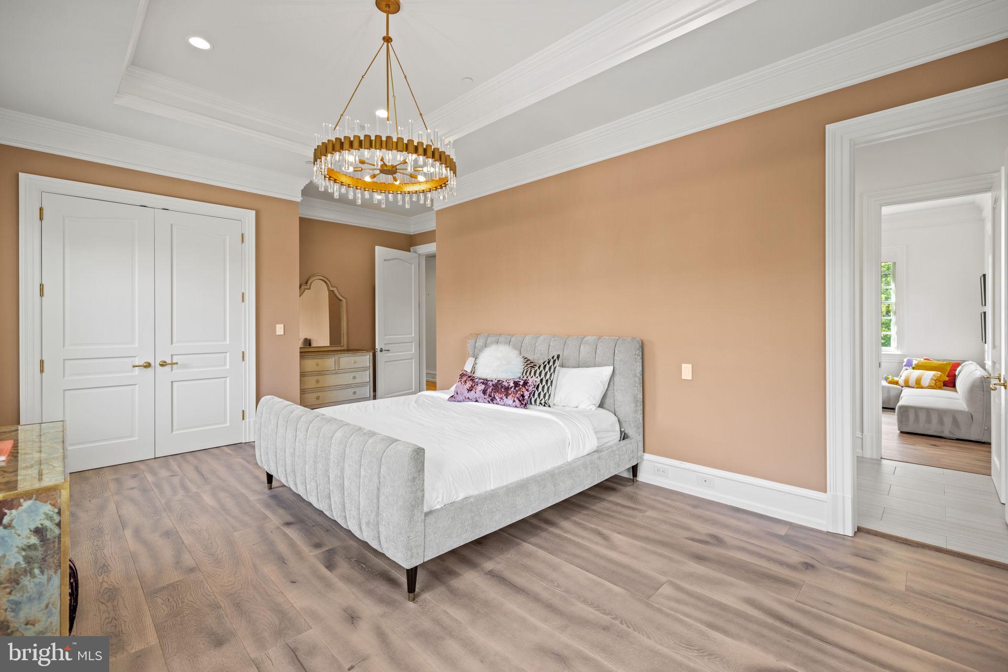 POTOMAC VILLAGE - Residential