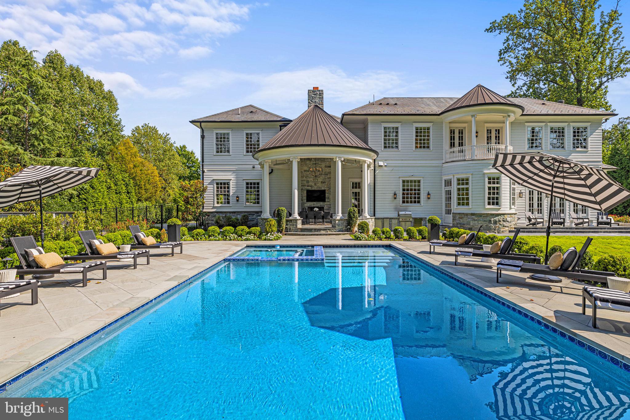 POTOMAC VILLAGE - Residential