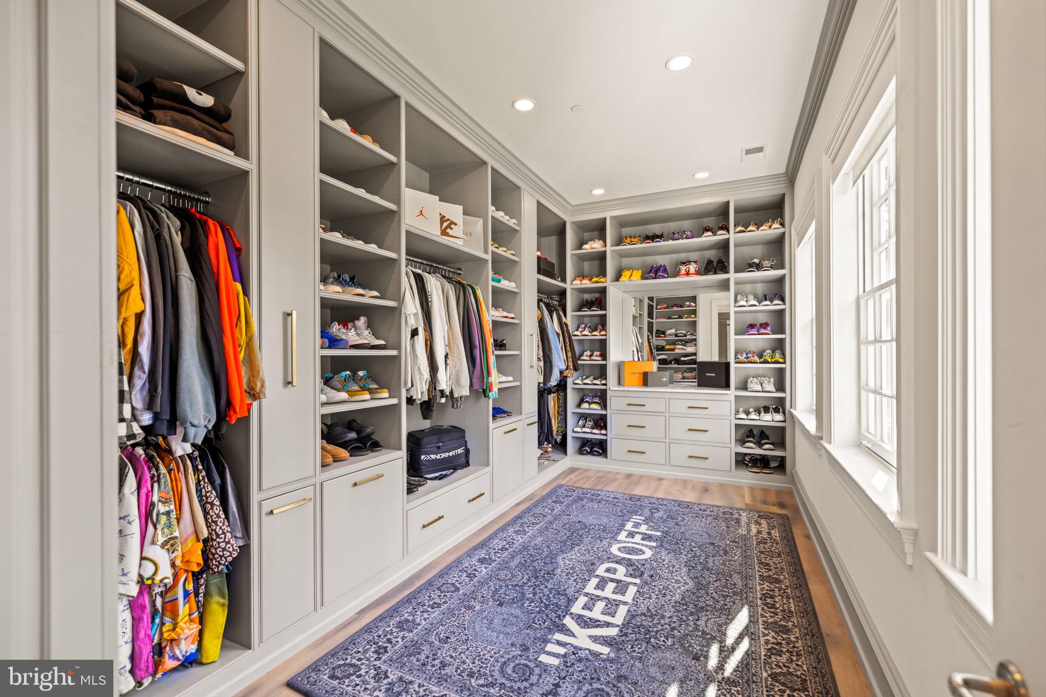 POTOMAC VILLAGE - Residential