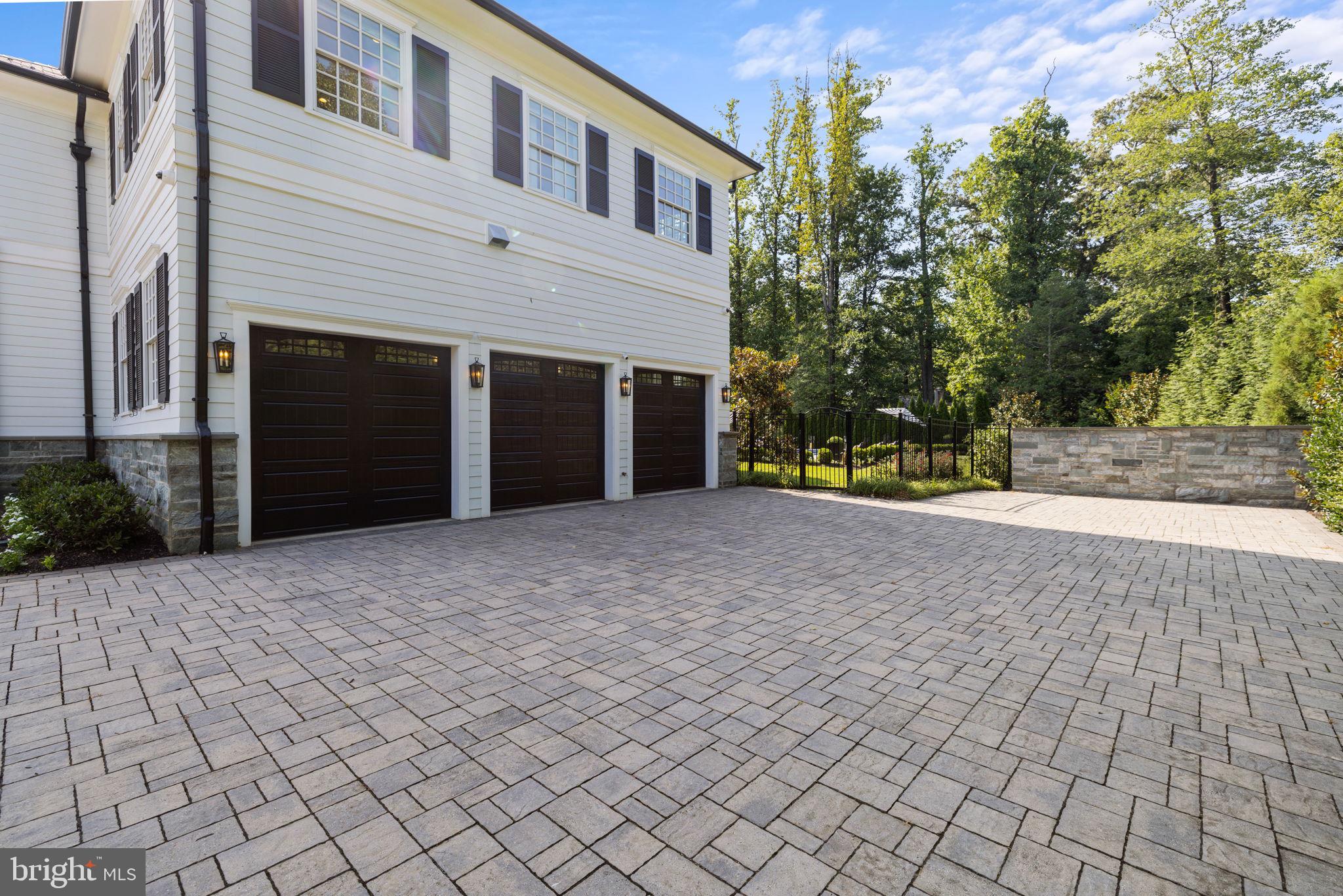 POTOMAC VILLAGE - Residential