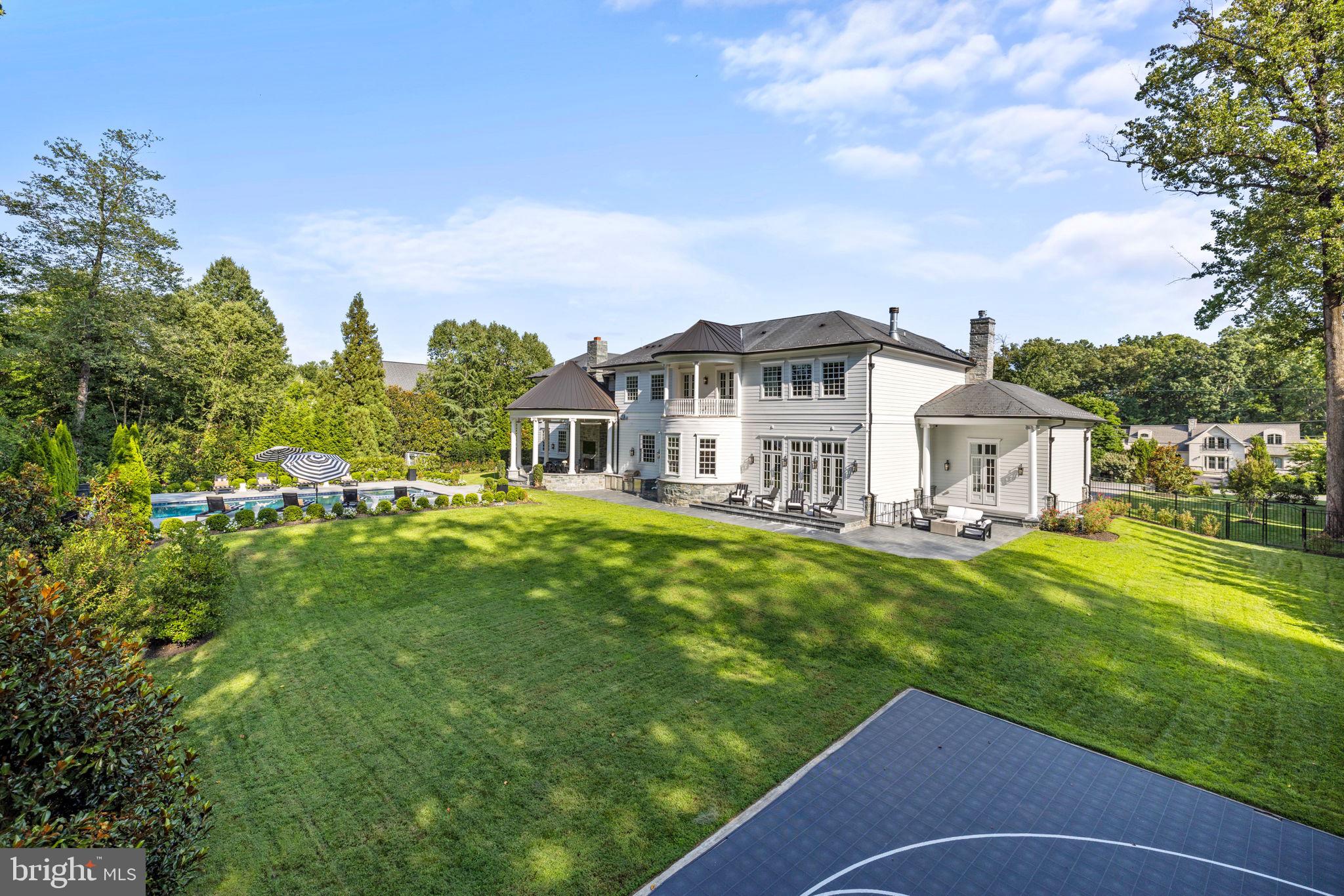 POTOMAC VILLAGE - Residential