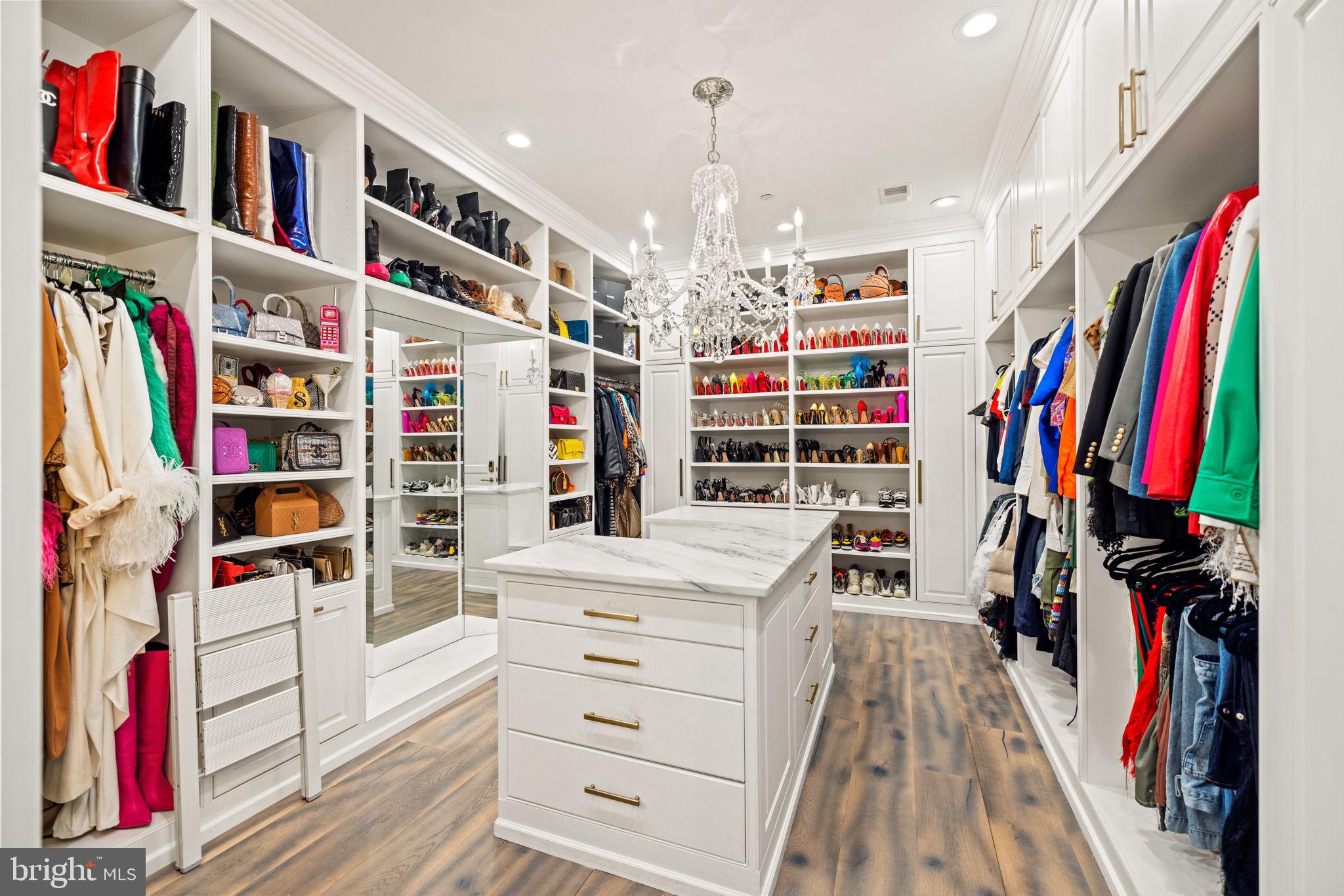 POTOMAC VILLAGE - Residential