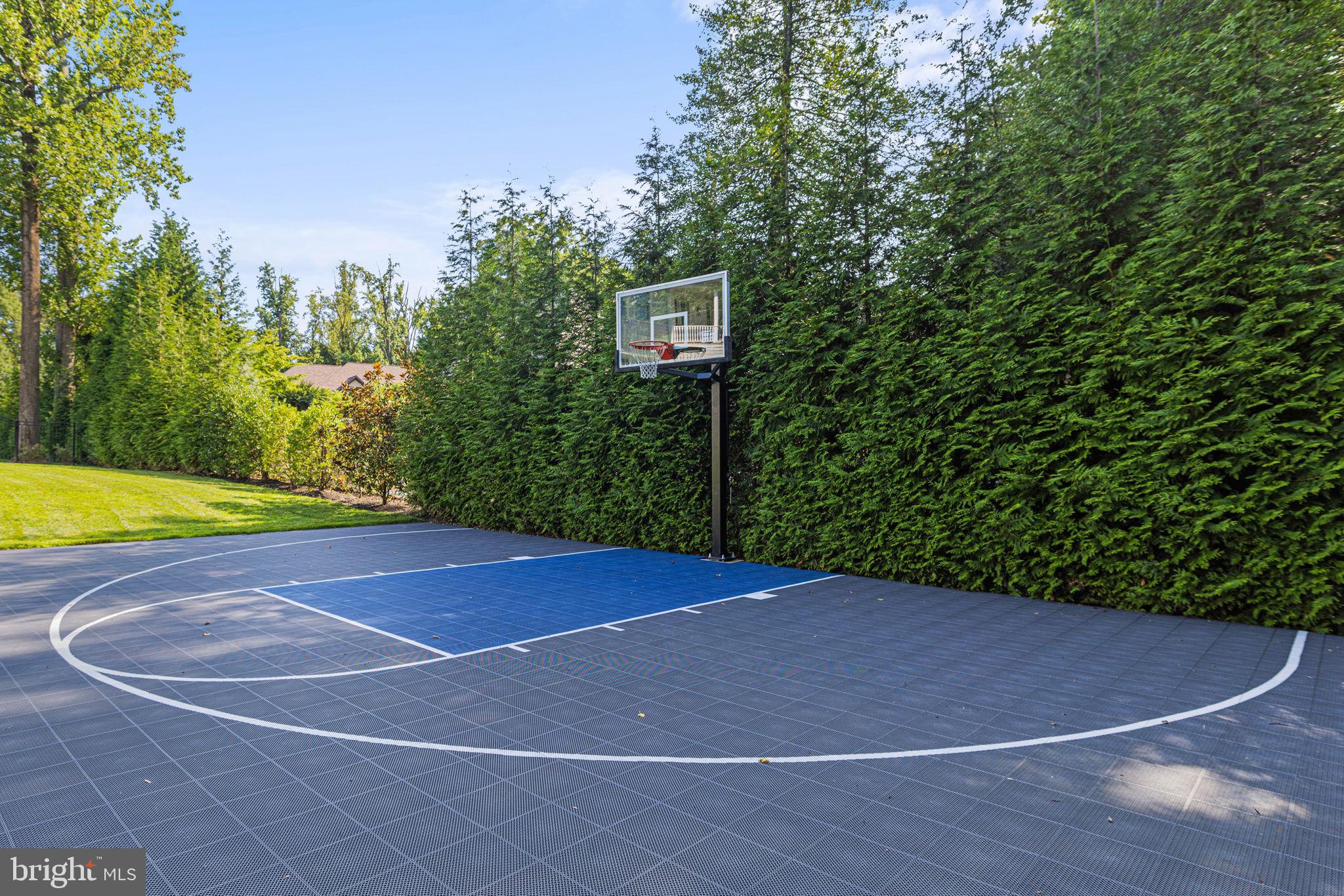 POTOMAC VILLAGE - Residential