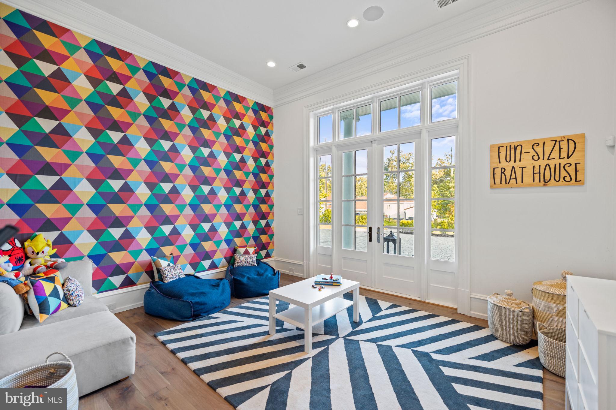 POTOMAC VILLAGE - Residential