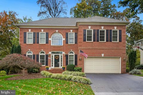 Photo of 47507 Coldspring Pl, POTOMAC FALLS, VA 20165 (MLS # VALO2109076)