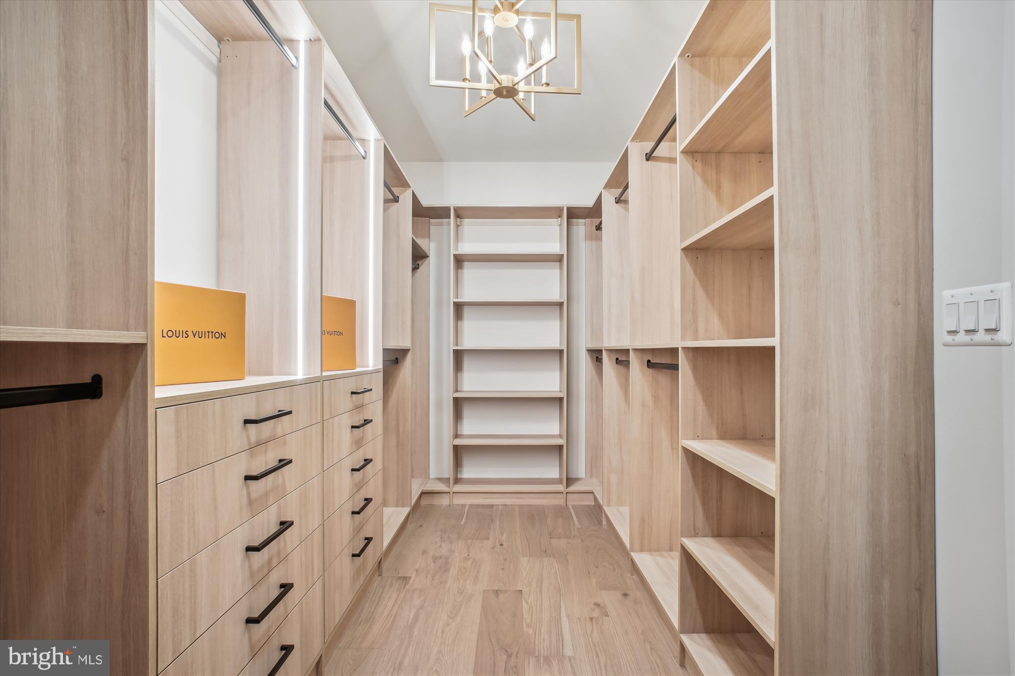 HALEMHURST - Residential