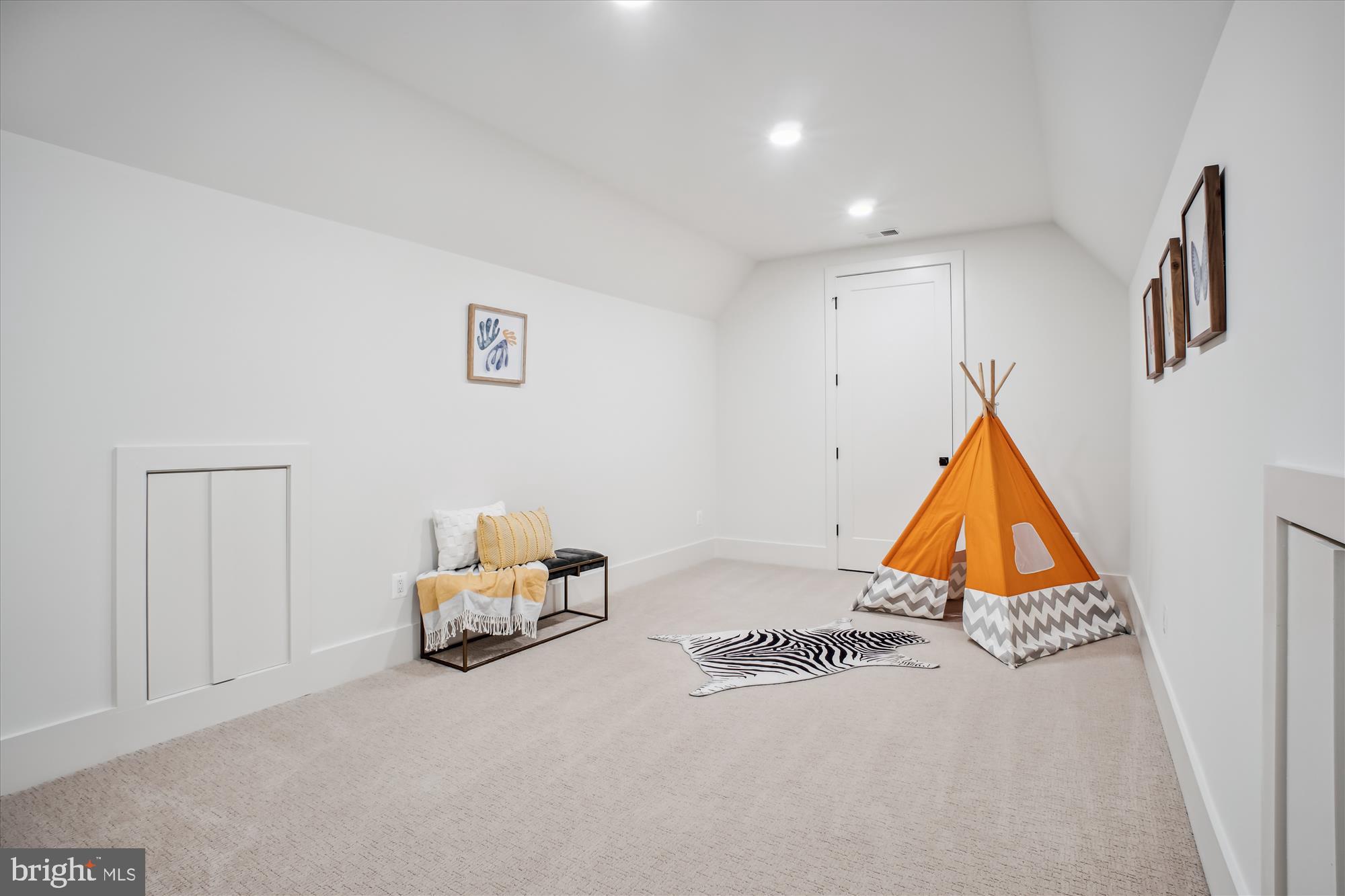 HALEMHURST - Residential