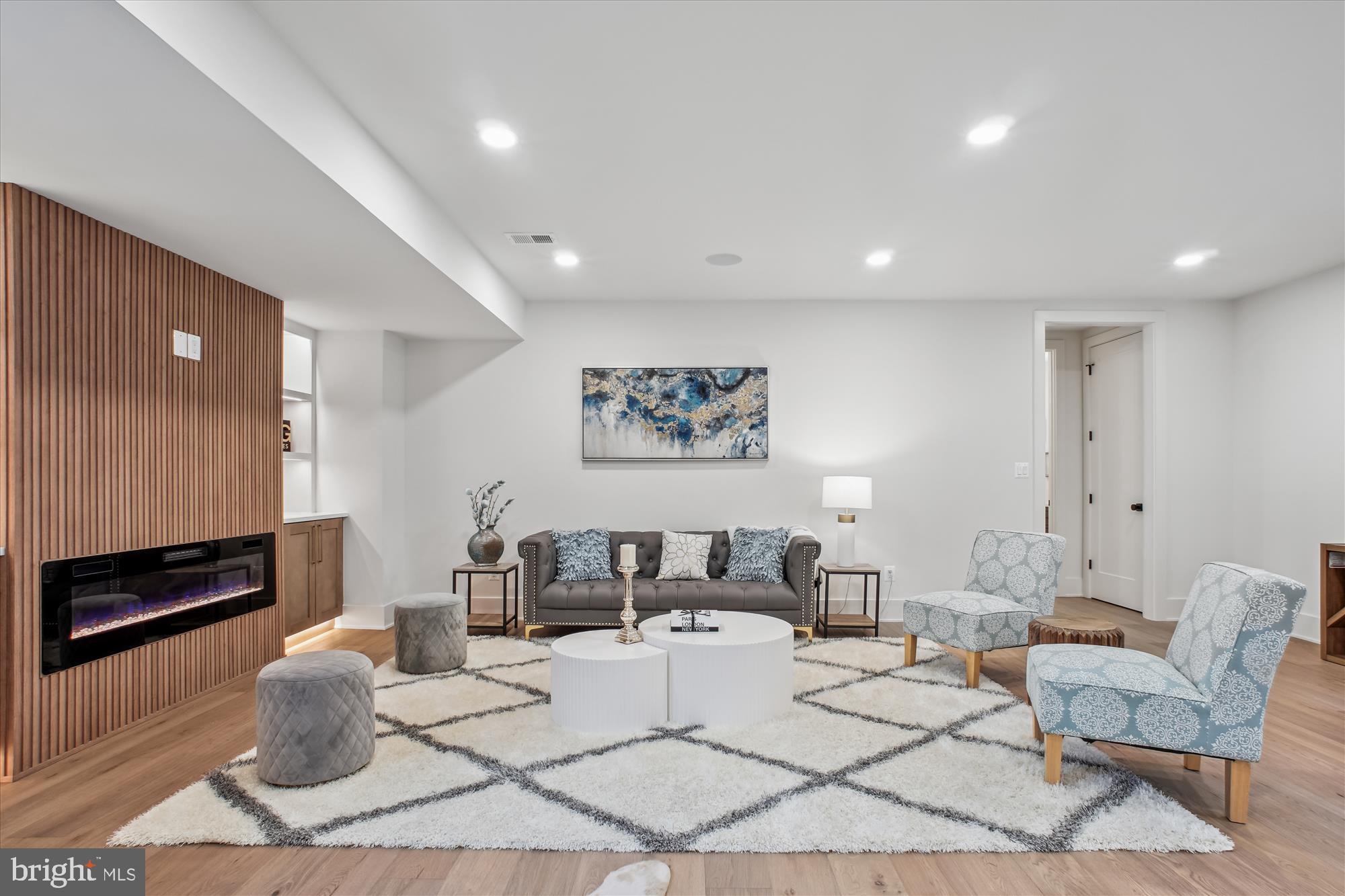 HALEMHURST - Residential