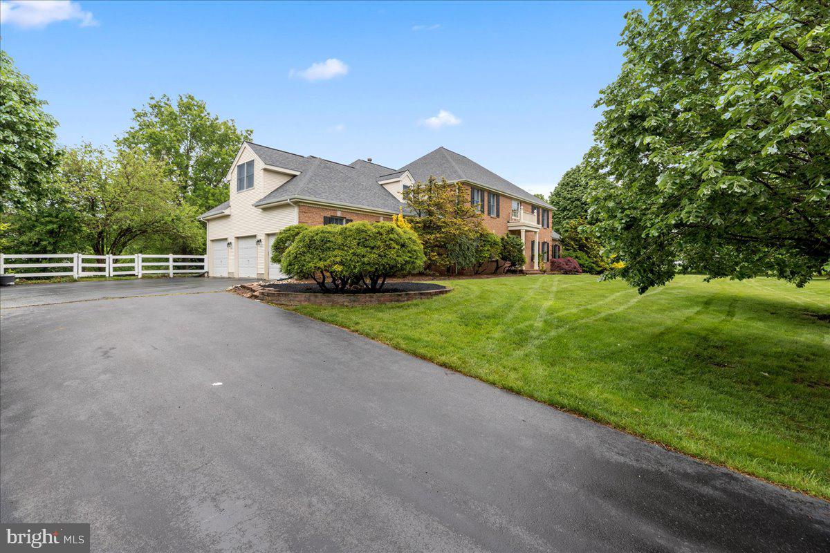 22 HILLTOWN COURT