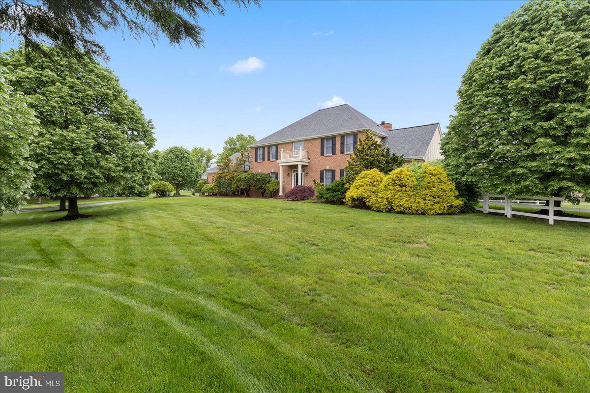 22 HILLTOWN COURT