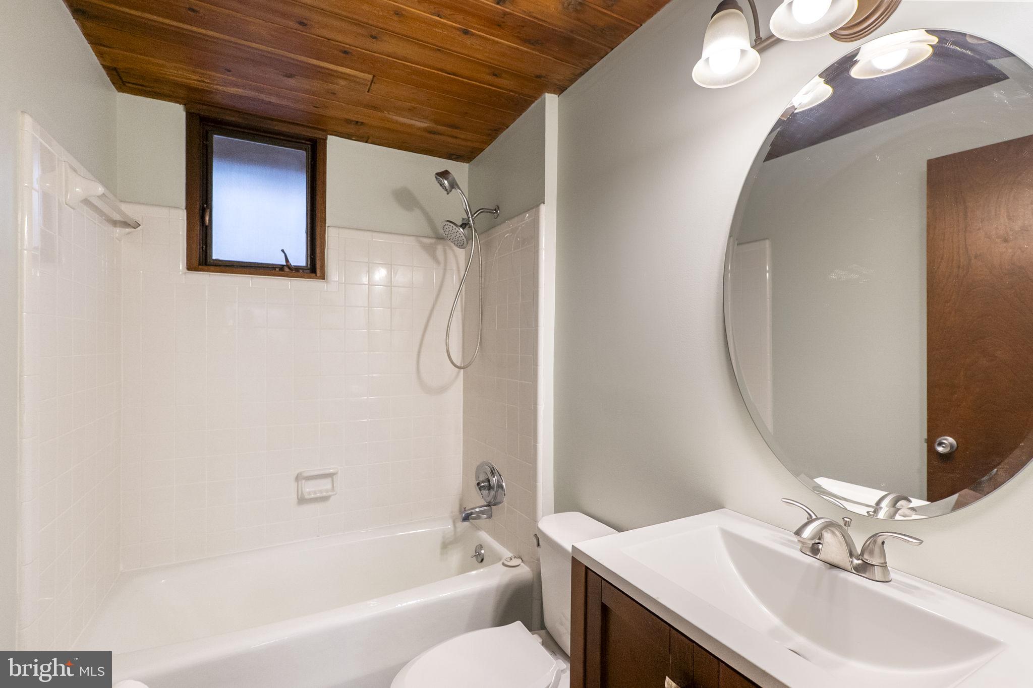 WILBUR WOODS - Residential