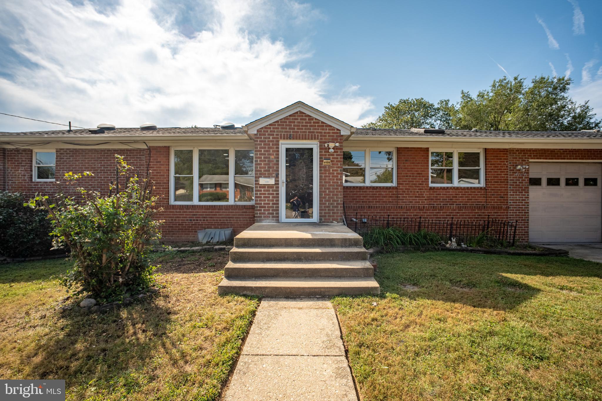4104 TULARE DRIVE