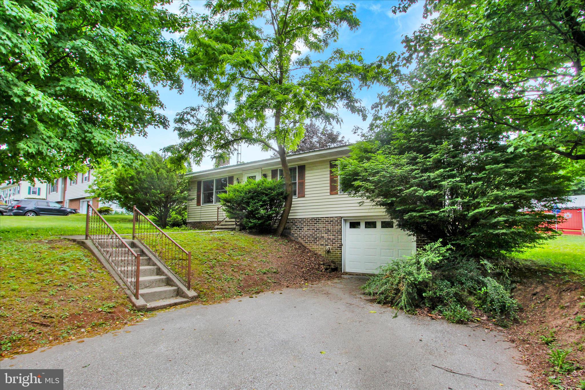 12 APPLE LANE