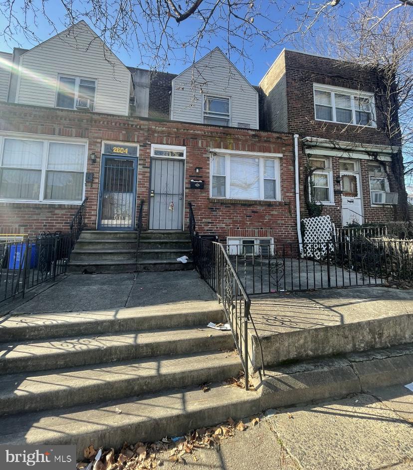ELMWOOD PARK - Residential Lease