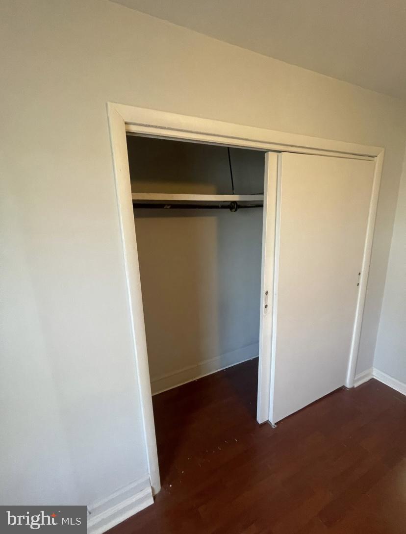 ELMWOOD PARK - Residential Lease