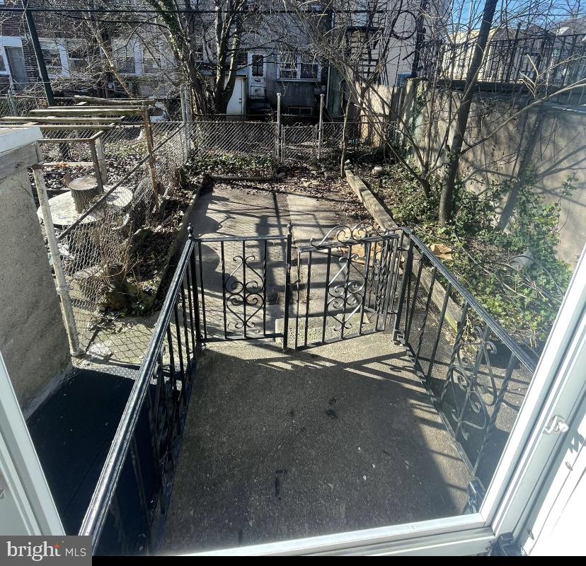 ELMWOOD PARK - Residential Lease