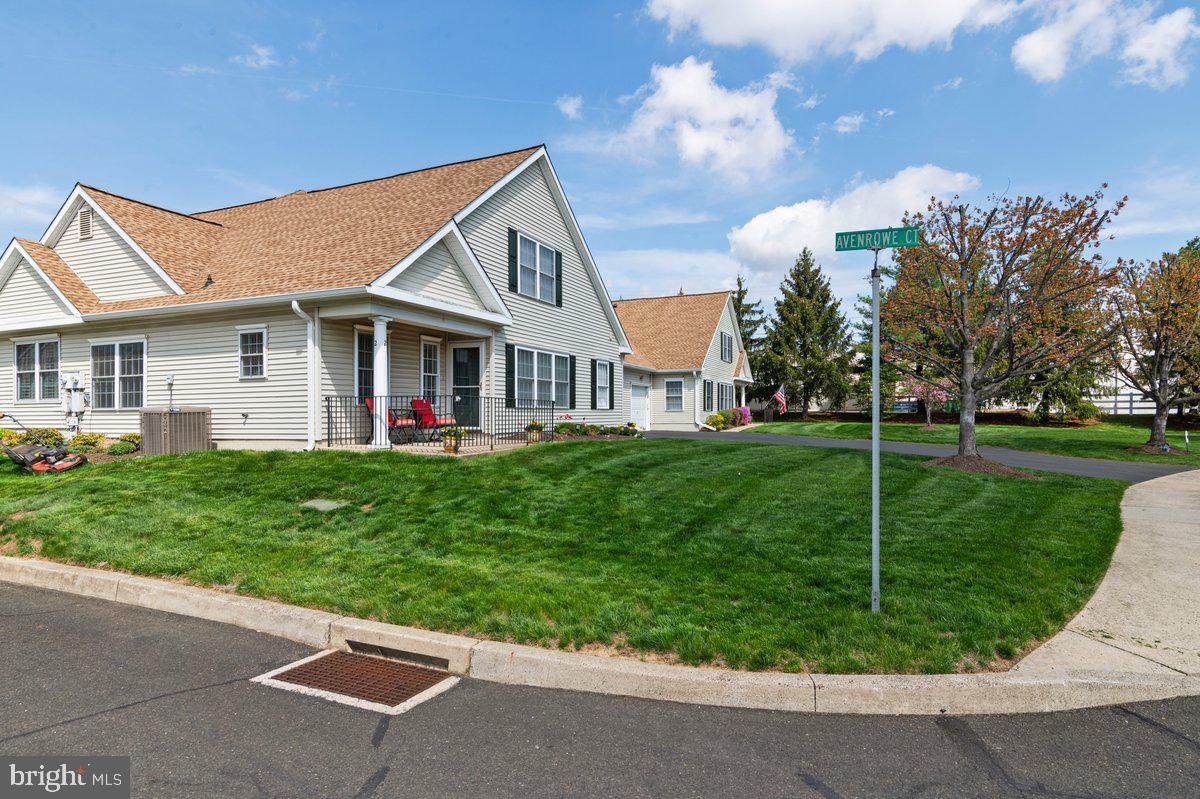 2 AVENROWE COURT