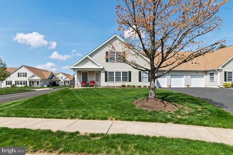 2 AVENROWE COURT FAIRLESS HILLS PA 19030
