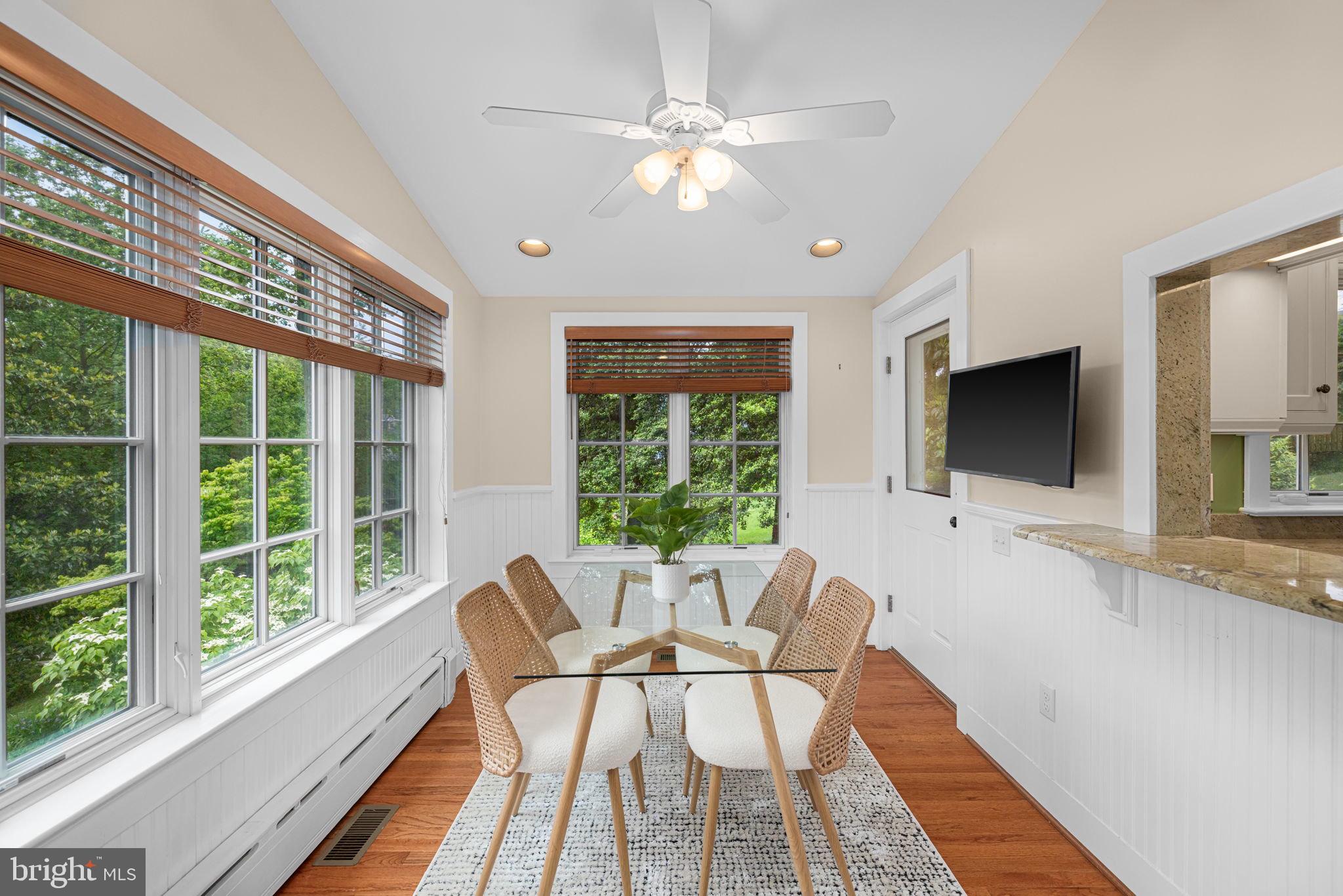 COUNTRY CLUB HILLS - Residential