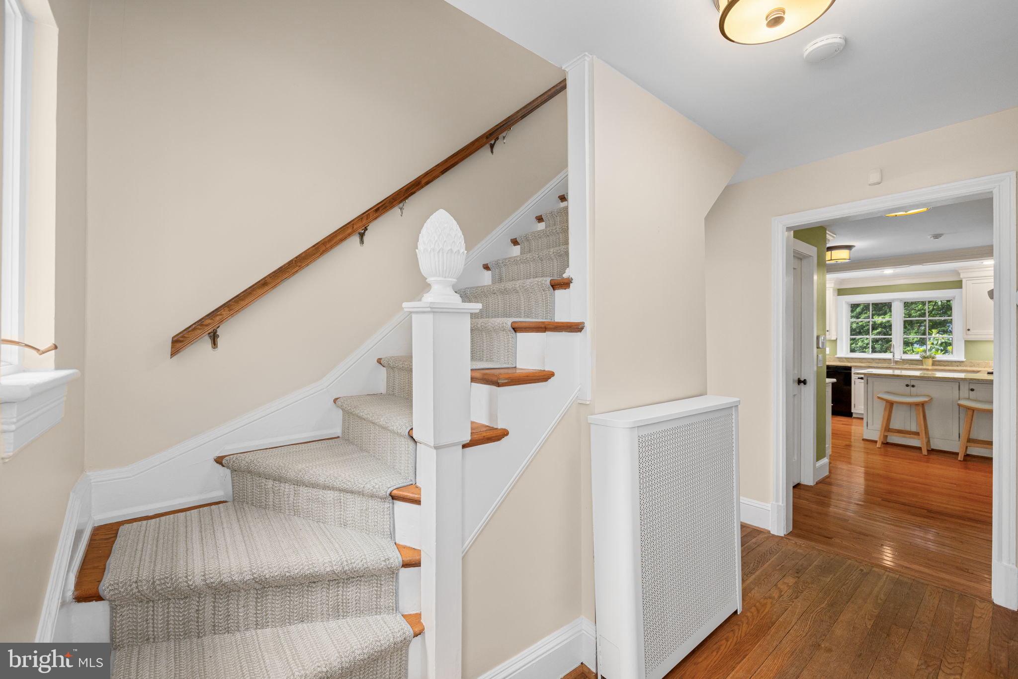 COUNTRY CLUB HILLS - Residential