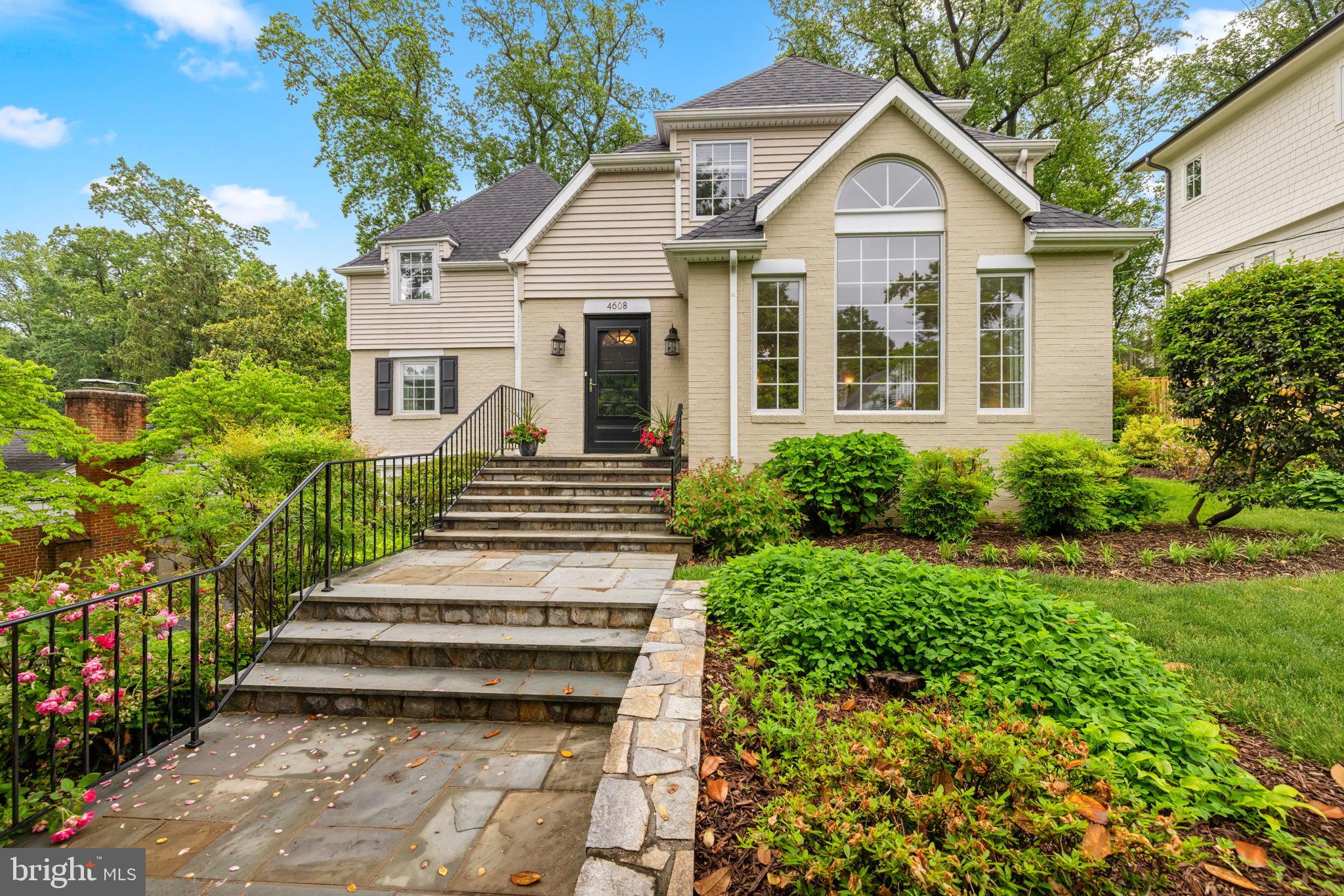 COUNTRY CLUB HILLS - Residential