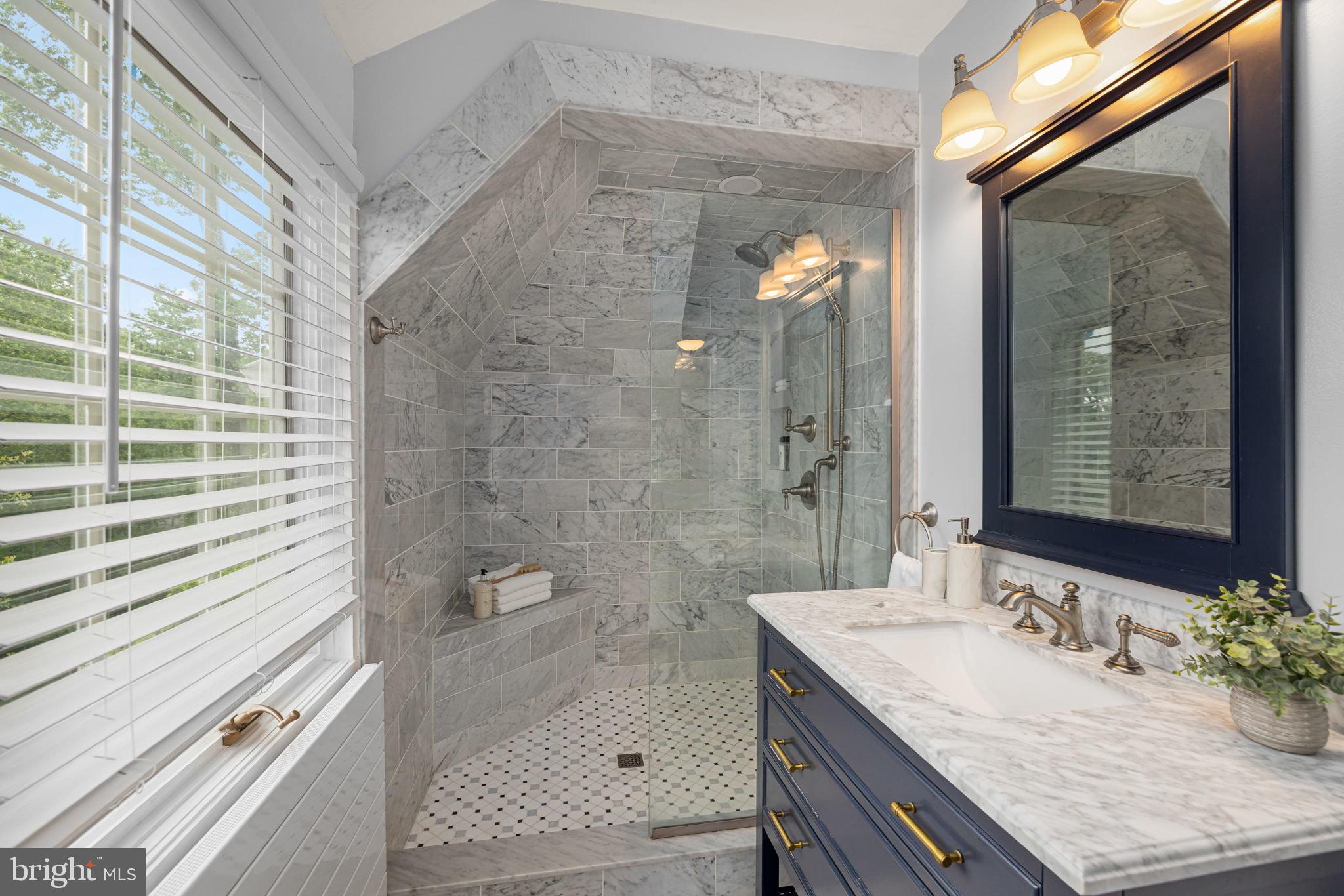 COUNTRY CLUB HILLS - Residential